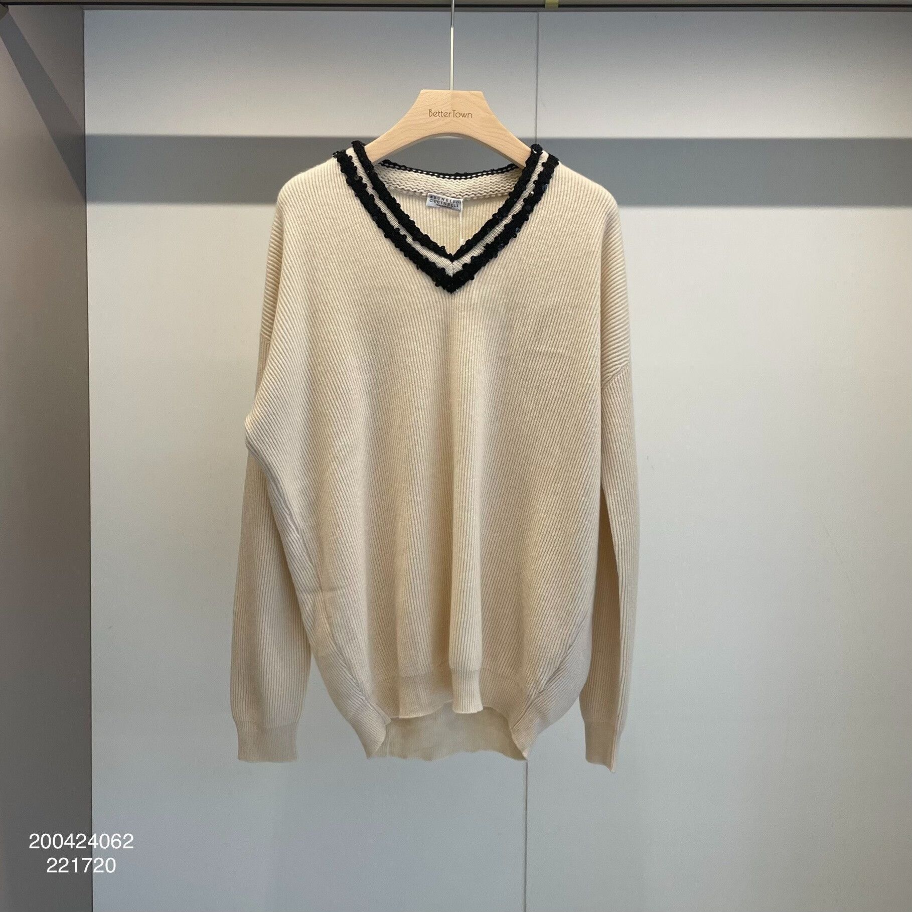 Brunello Cucinelli Brunello Cucinelli Beige V-Neck Cashmere Sweater L - dmc Size US L / EU 52-54 / 3 - 1 Thumbnail