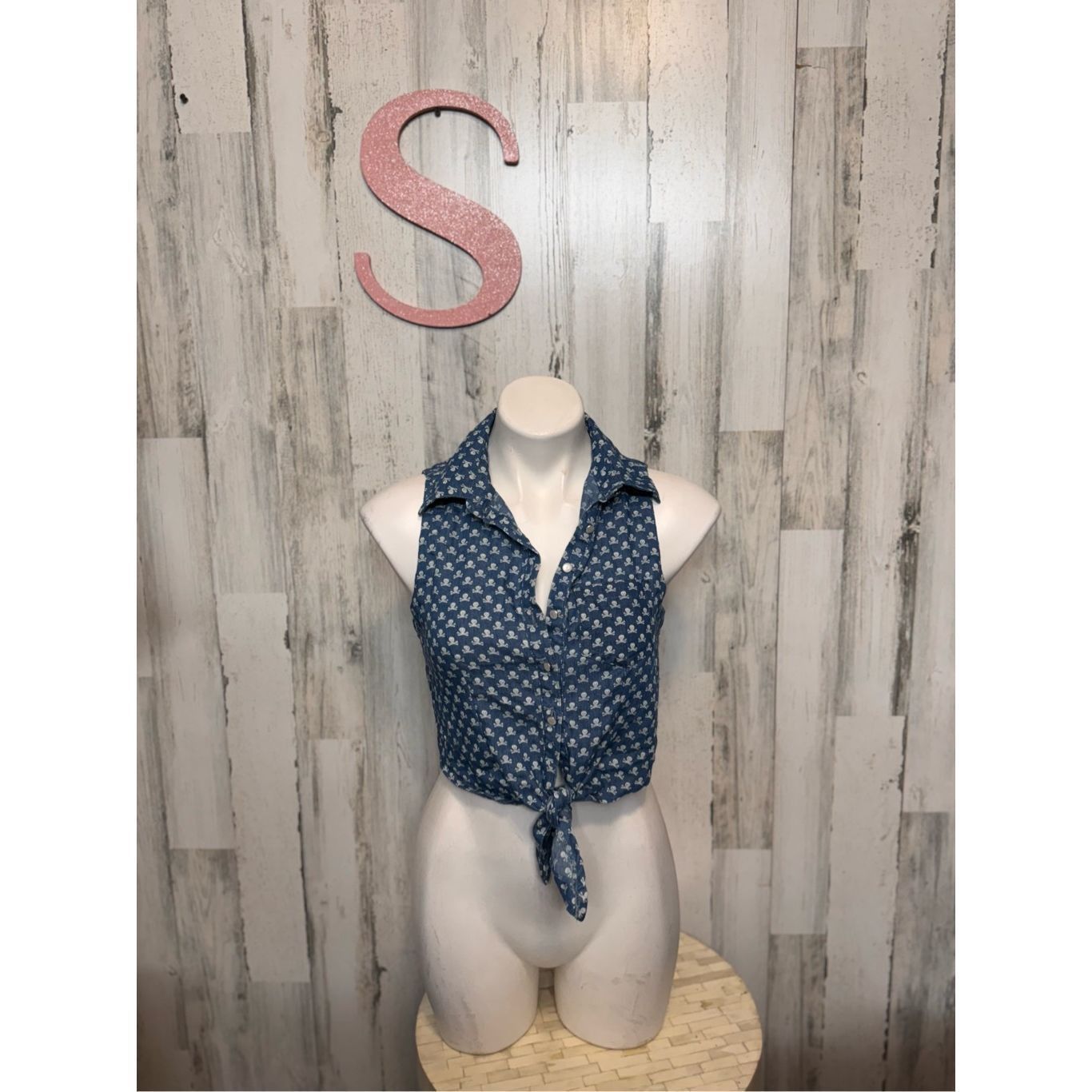 Other Poetry Skull Print Chambray Tie Front Crop Top Size SMALL Size S / US 4 / IT 40 - 1 Thumbnail