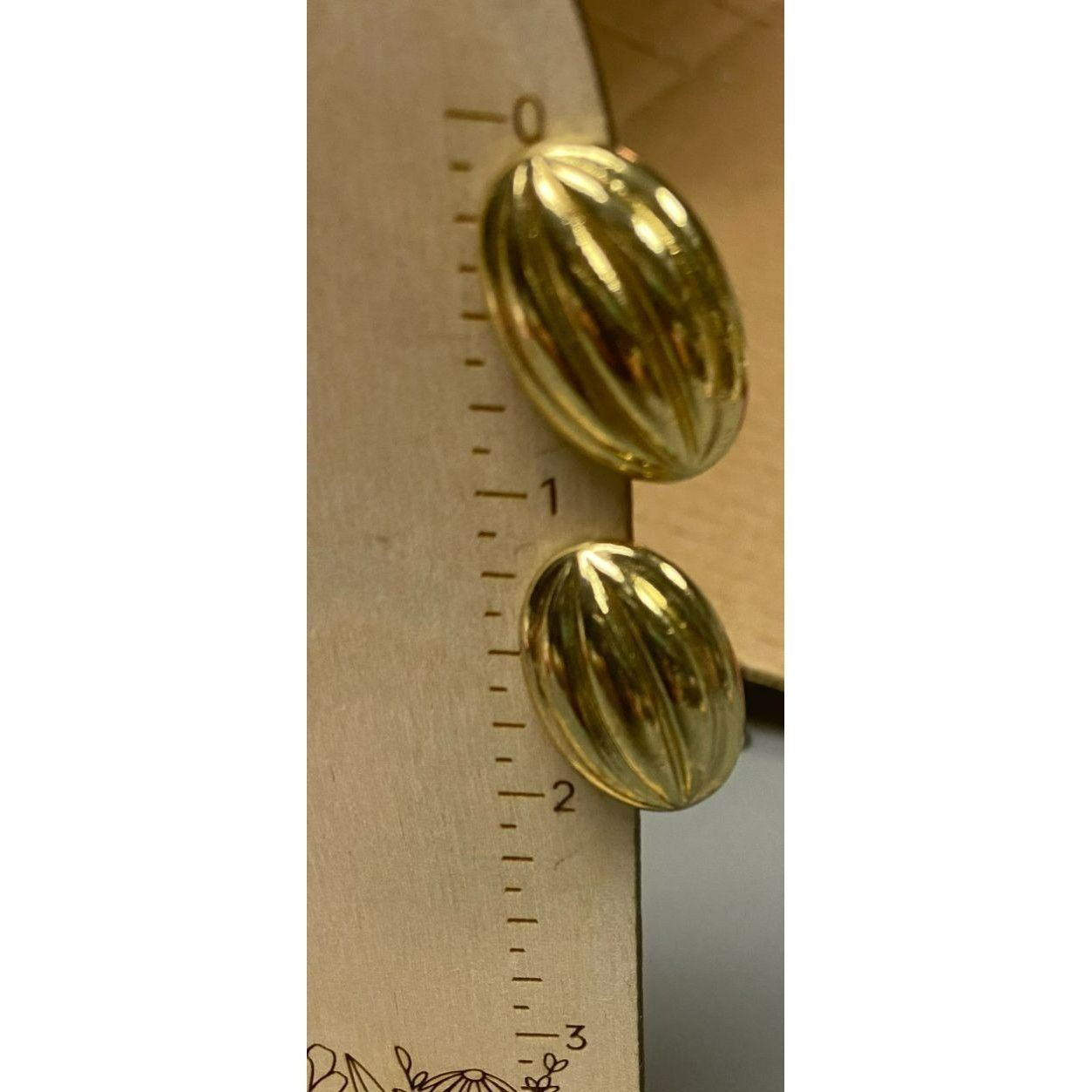 Other Vintage Gold-Tone Oval Dome Clip-On Earrings Size ONE SIZE - 2 Thumbnail