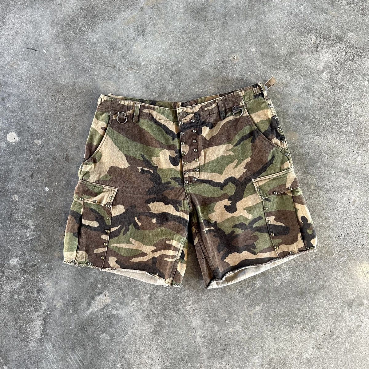 Hedi Slimane × Saint Laurent Paris SLP SS16 Studded Camo Cargo Shorts Size US 34 / EU 50 - 6 Thumbnail