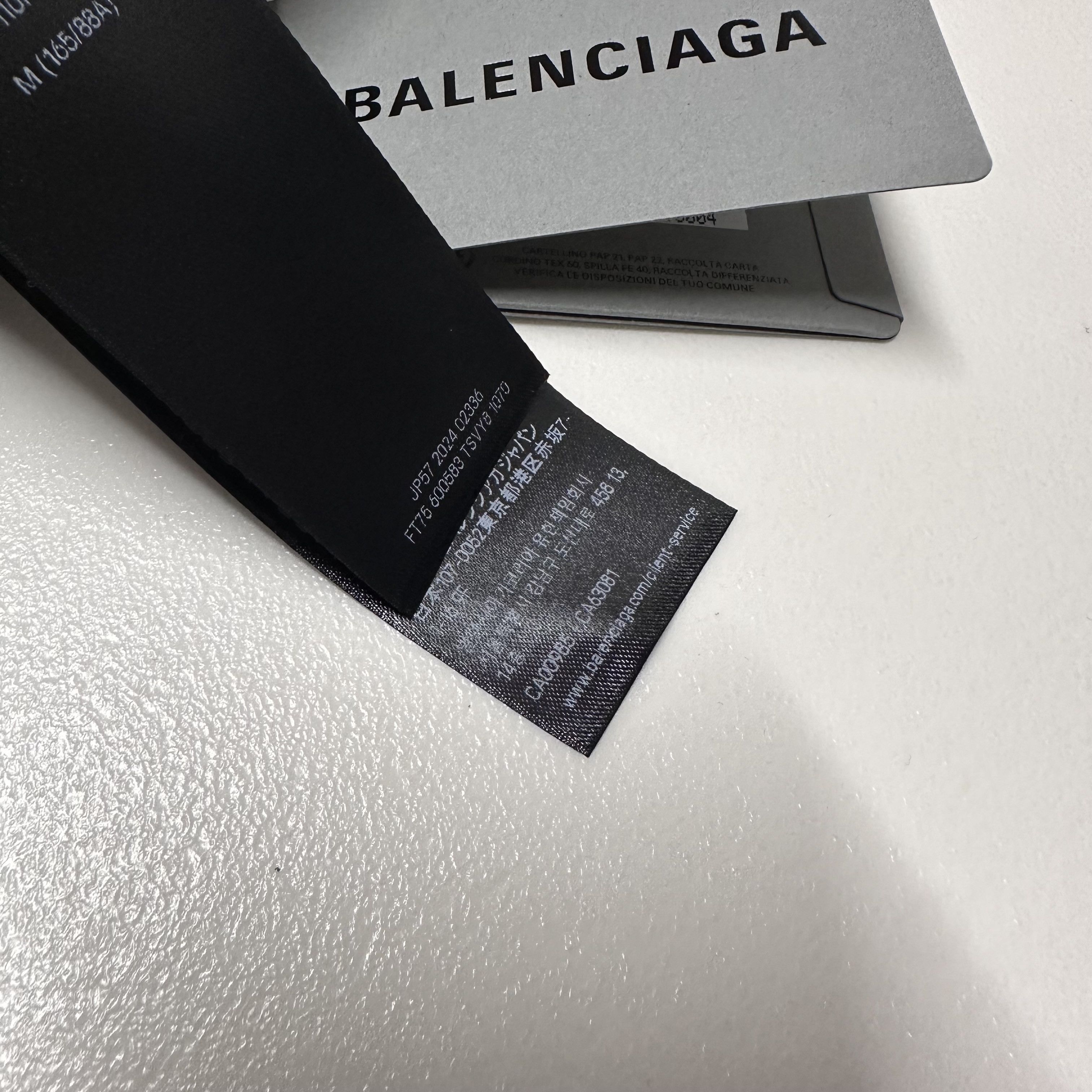 Balenciaga BALENCIAGA Paris Logo size M Black hoodie distressed medium Size US M / EU 48-50 / 2 - 12 Thumbnail