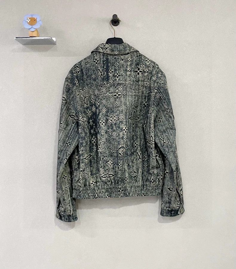 Louis Vuitton Louis Vuitton Fall collection makes old denim jacket Size US M / EU 48-50 / 2 - 2 Thumbnail
