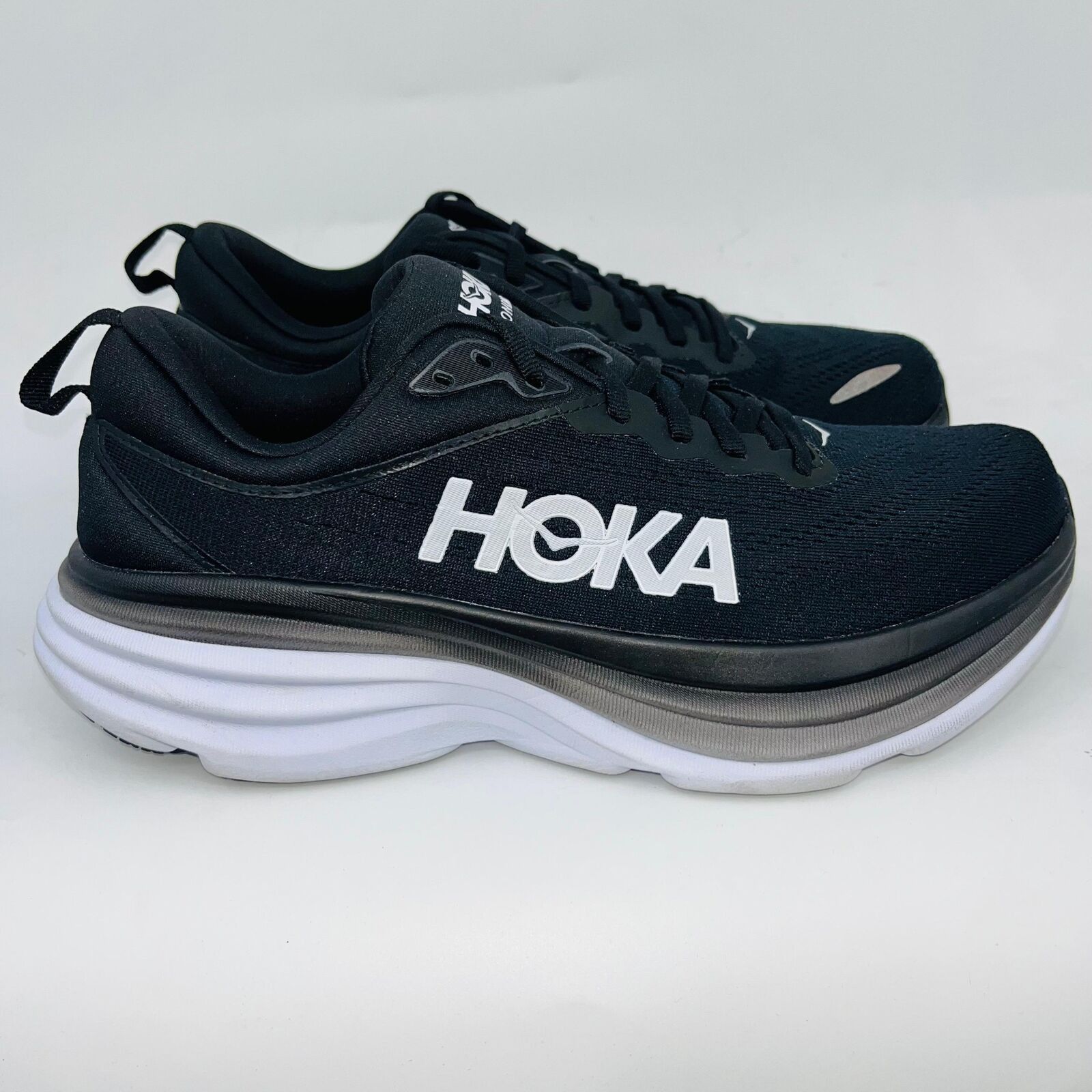 HOKA MENS BONDI WHITE/BLACK ATHLETIC RUNNING SHOE SIZE 10D