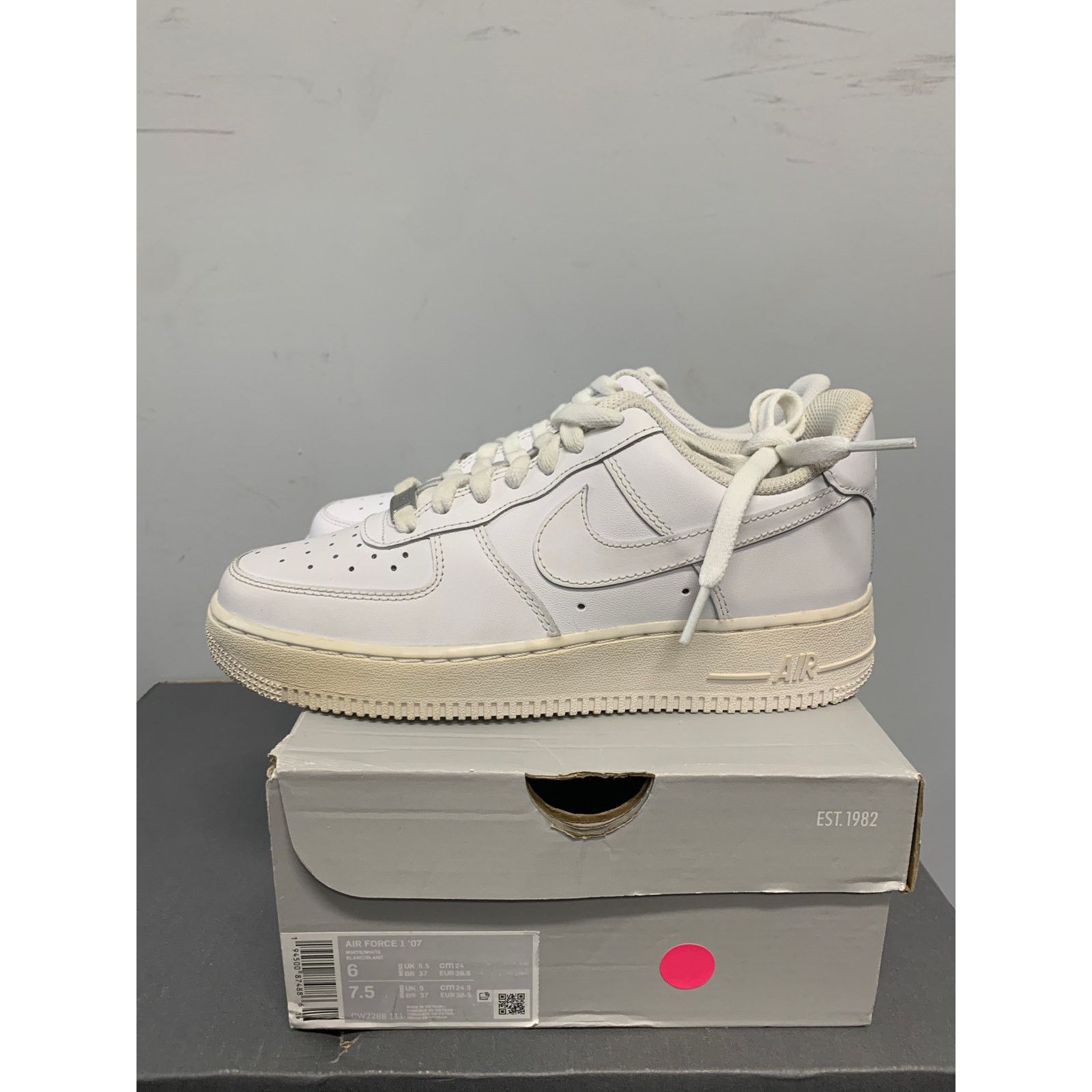Nike Nike Air Force 1 Low '07 White Size 6 BRAND NEW SHIPS NOW Size US 6 / EU 39 - 1 Thumbnail