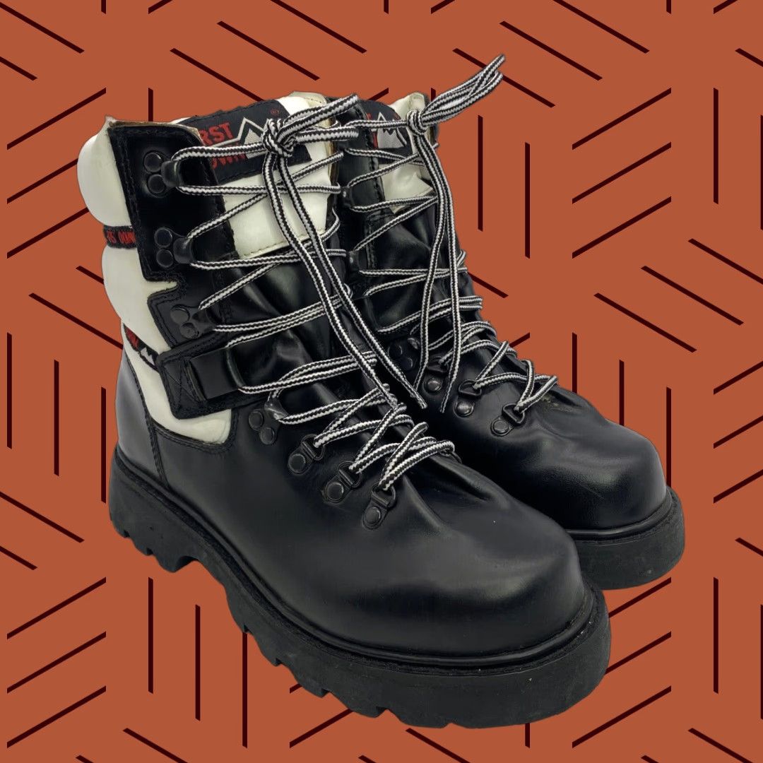VINTAGE FIRST DOWN Mens Boots Leather Black White Moon-Style 1990s 8.5M Military/Landgirl Look Rare Down to Hype Rave/Club Shoes