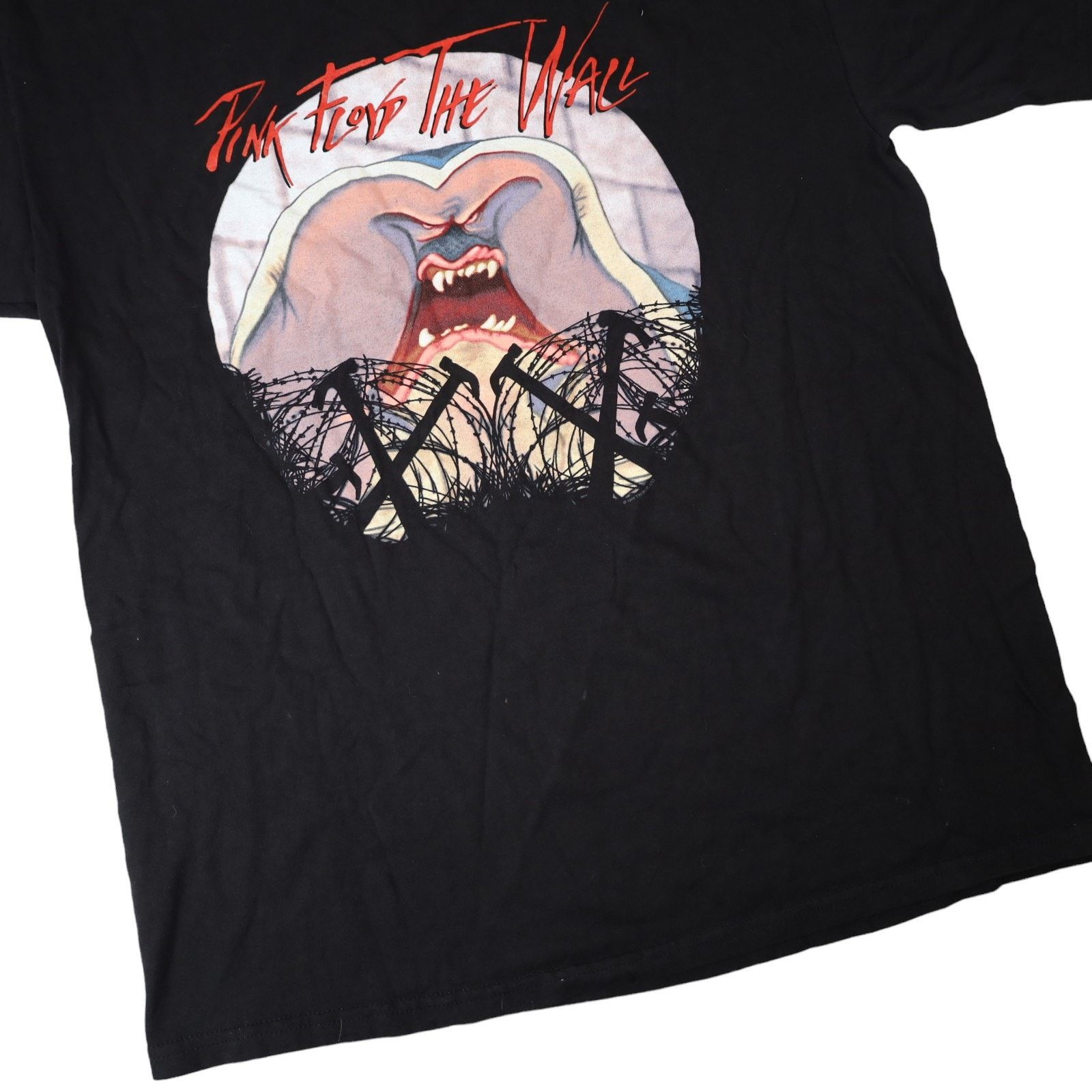 Band Tees × Pink Floyd × Vintage Vintage 1999 Pink Floyd The Wall Graphic T Shirt Size US XL / EU 56 / 4 - 3 Thumbnail