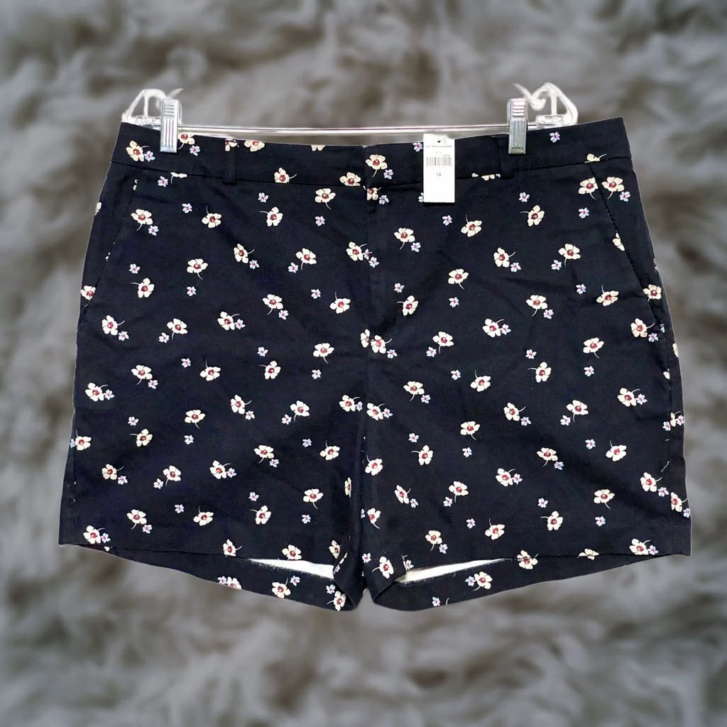 Banana Republic Banana Republic Floral Navy Chinos 5" Shorts Womens 14 Vacation Summer Boho NWT Size 36" / US 14 / IT 50 - 1 Thumbnail