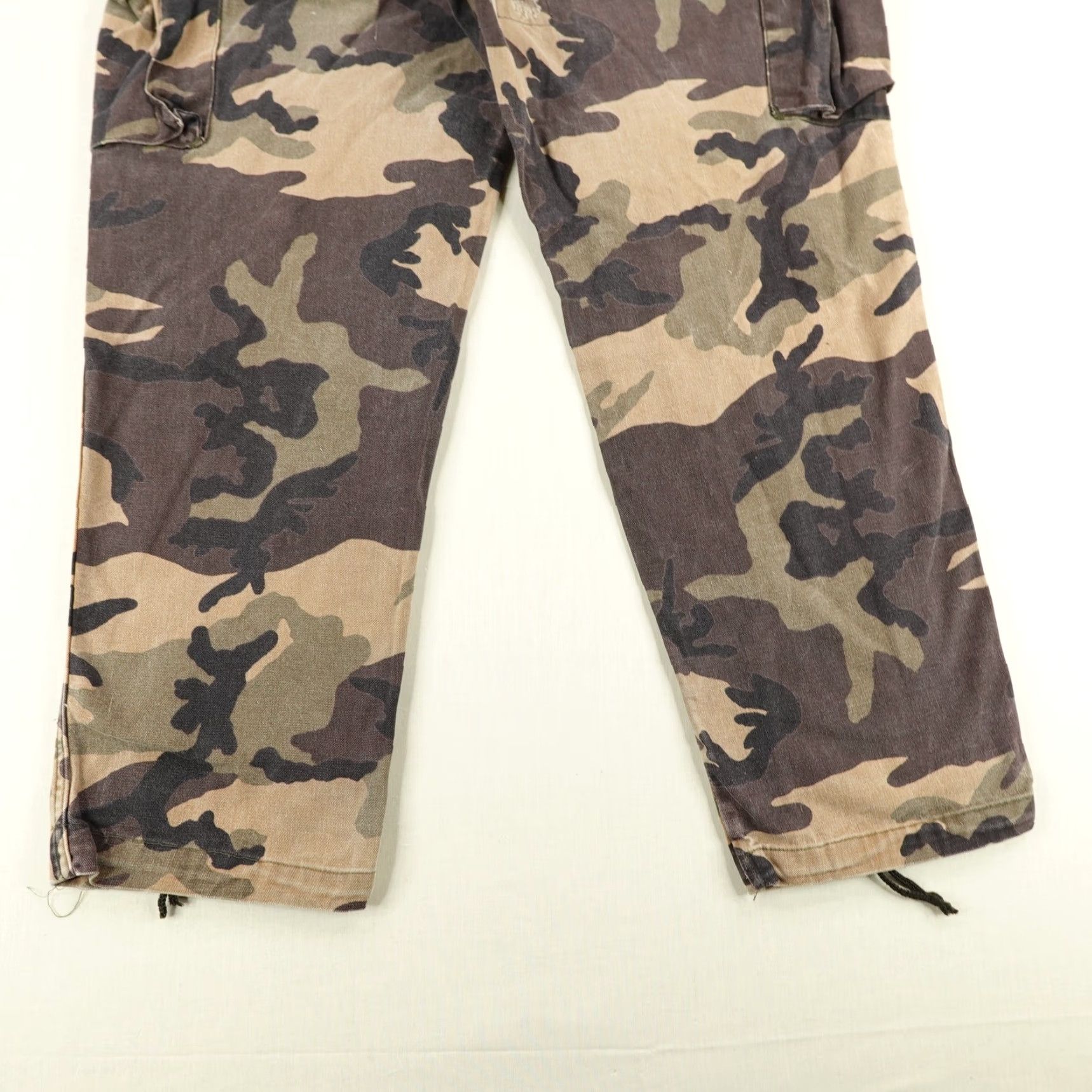 Vintage VINTAGE Gung Ho Pants Mens Large 32 Camouflage Cargo Military USA 90s Mens Pants 32 Green Camouflage Front Button Adjustable Waist Drawstring Hem Size US 33 - 6 Thumbnail