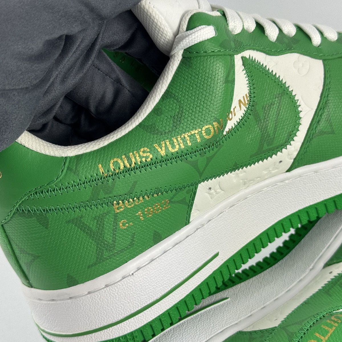 Louis Vuitton x Nike Air Force 1 By Virgil Abloh Green Sneakers Size US 8.5 / EU 41-42 - 7 Thumbnail