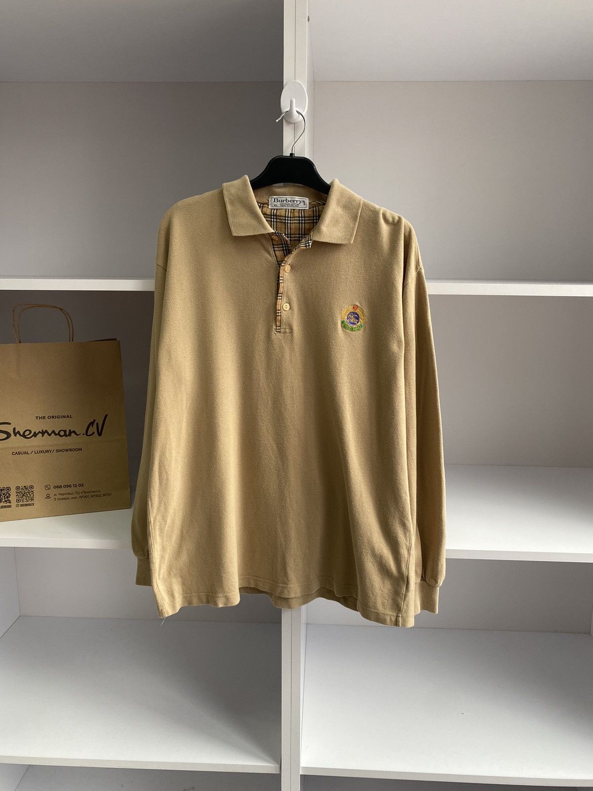Burberry × Designer × Vintage Vintage Burberry Long Sleeve Rugby Beige Shirt Size US XL / EU 56 / 4 - 1 Thumbnail