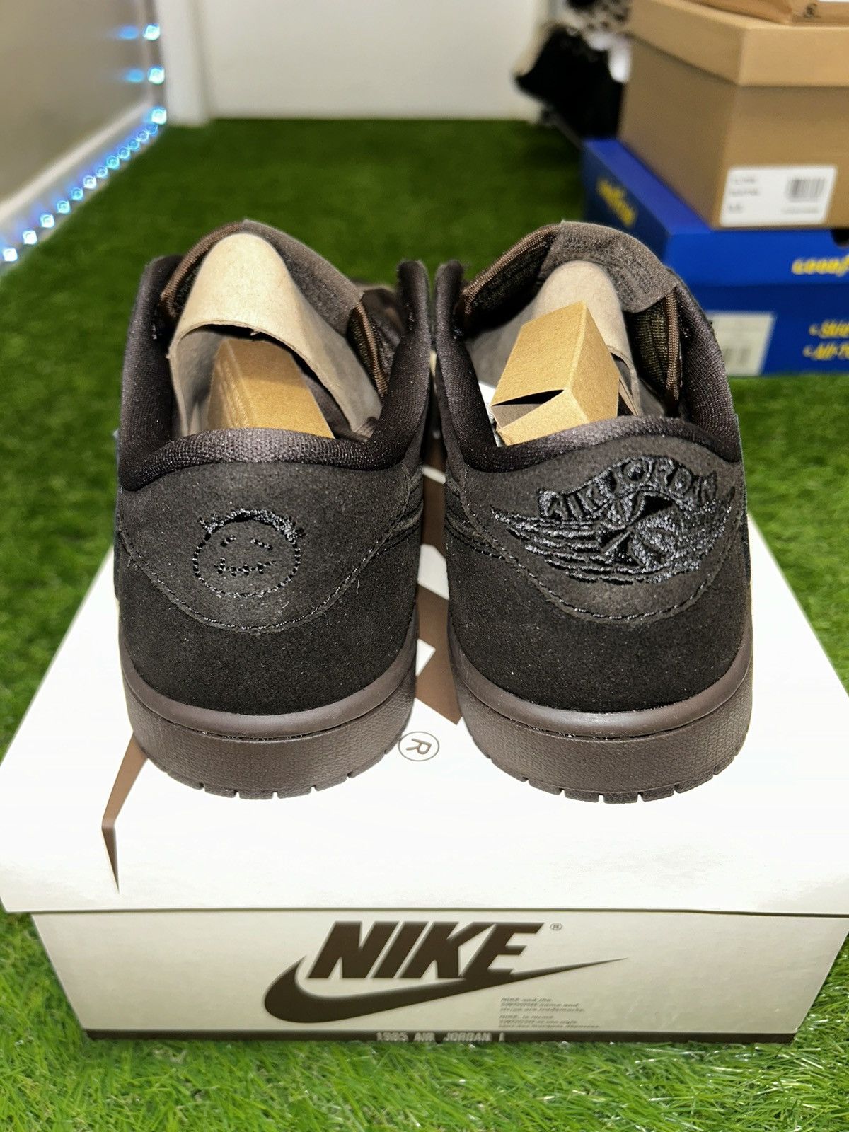Nike × Travis Scott Travis Scott Velvet Brown AJ1 Low Size US 8 / EU 41 - 10 Thumbnail