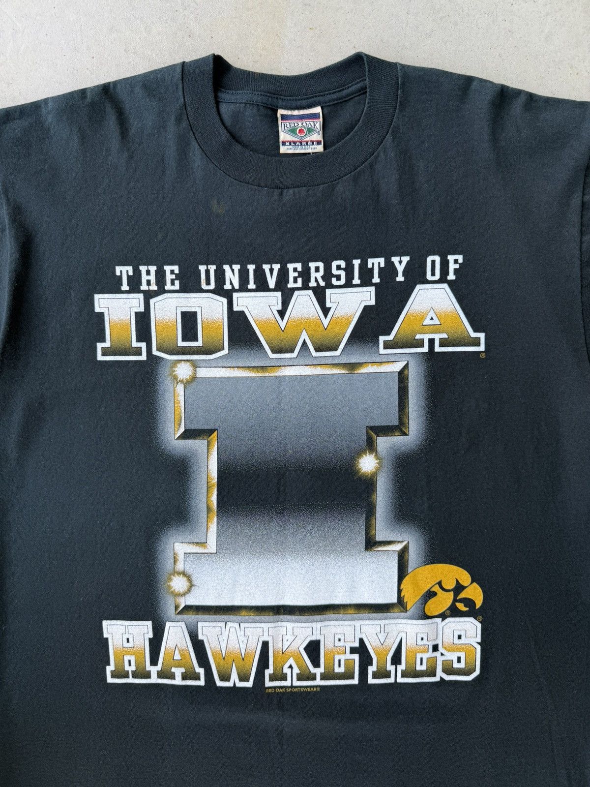 NCAA × Vintage Vintage 90s University of Iowa Hawkeyes T-Shirt Size US XL / EU 56 / 4 - 2 Thumbnail