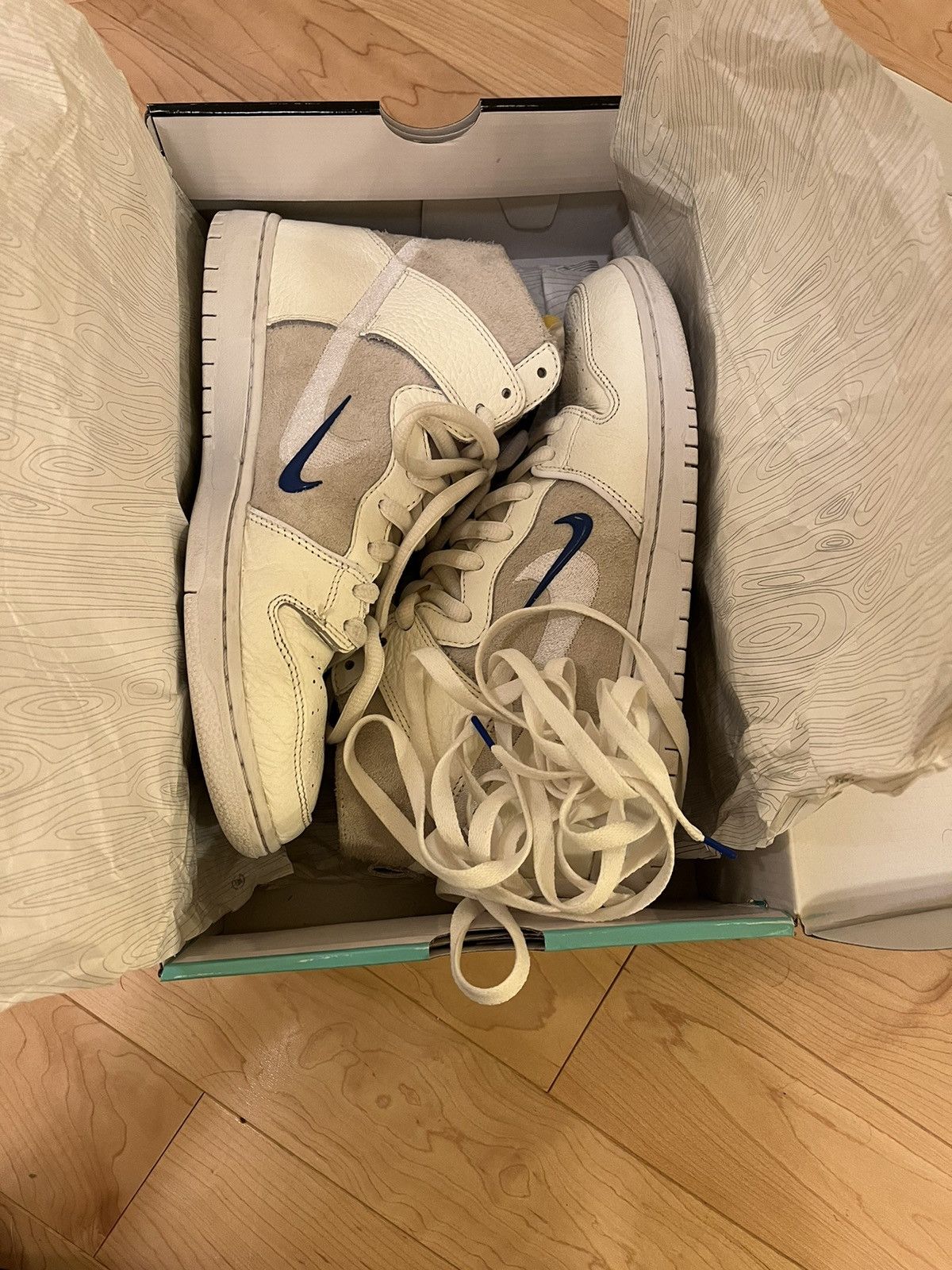 Nike × Soulland Nike Dunk Sb x Soulland high top white collab Size US 10 / EU 43 - 11 Thumbnail
