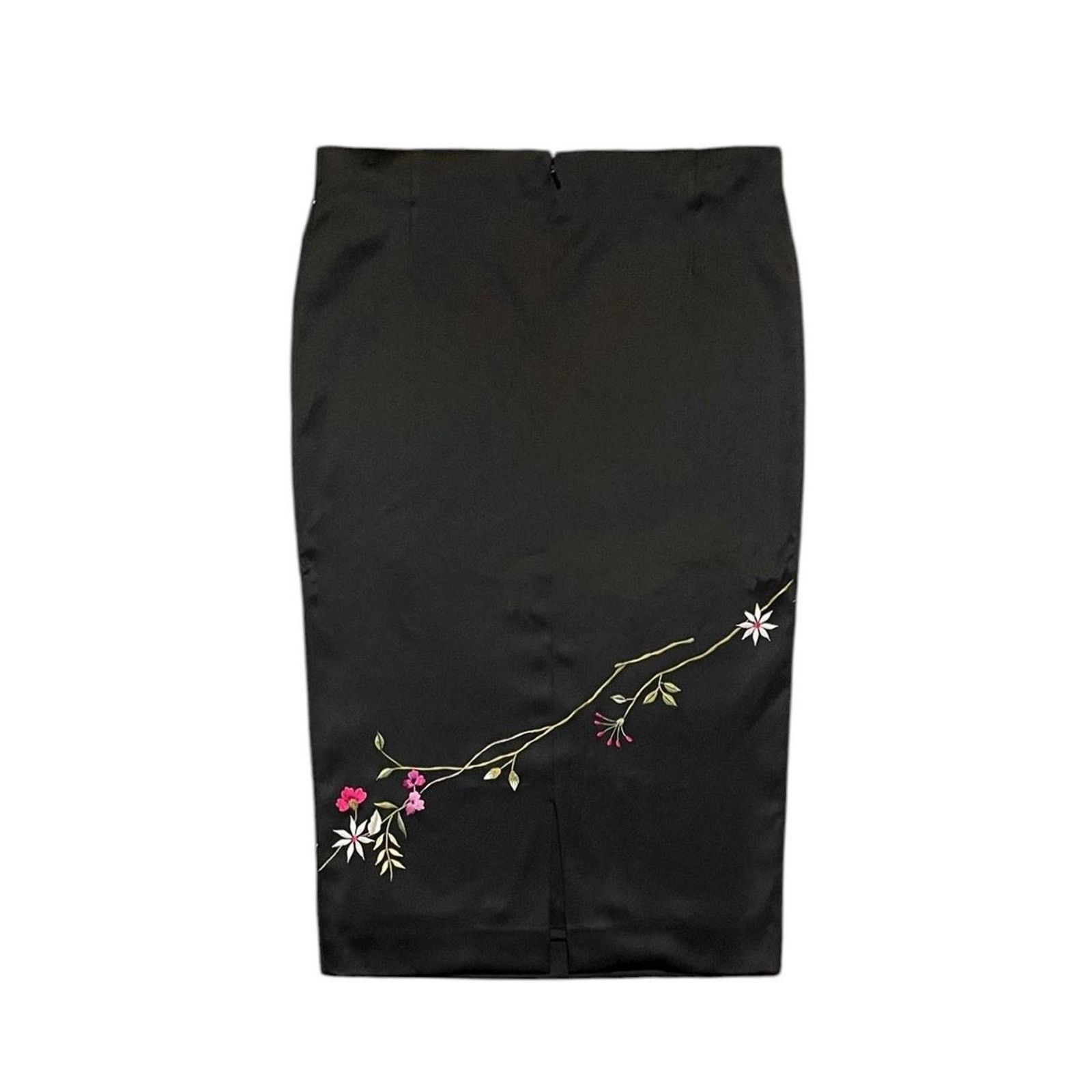 Vintage VTG Mandalay black satin floral embroidered pencil skirt Size 28" / US 6 / IT 42 - 2 Thumbnail