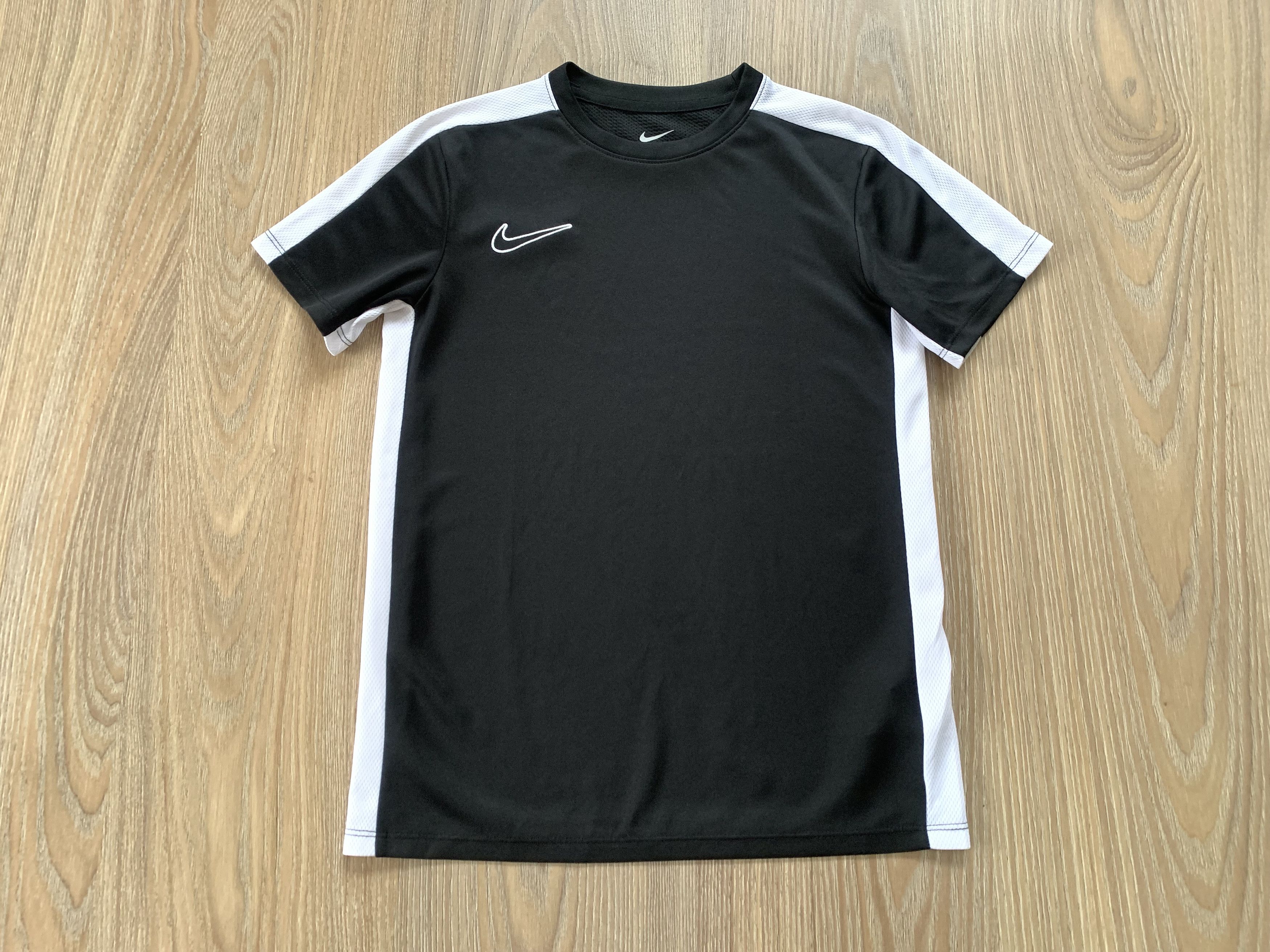 Nike Youth Nike Dri-Fit Black Training T-Shirt Size US XXS / EU 40 - 2 Thumbnail
