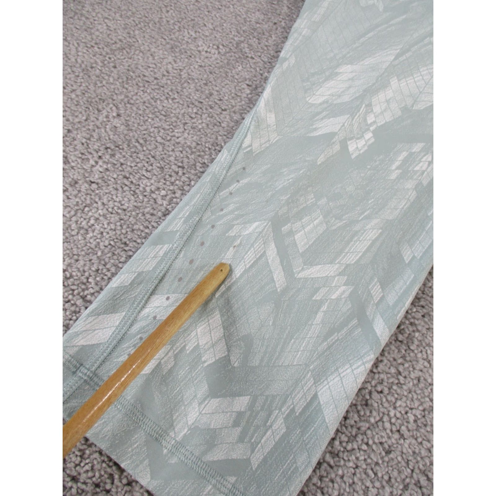 Lululemon Lululemon Leggings Womens 10 Swift Speed HR Crop Light Blue Green Chevron Activewear Cropped 10 Green 90s Athleisure Womens Size 32" / US 10 / IT 46 - 2 Thumbnail