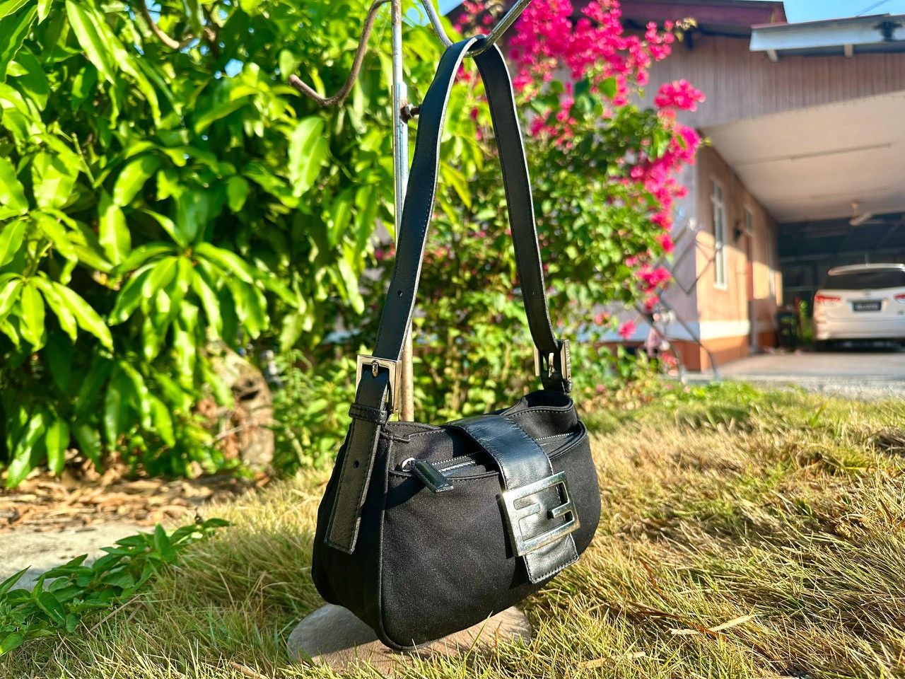 Fendi Authentic Fendi Mamma Baguette Black Neoprane Shoulder Bag Size ONE SIZE - 3 Thumbnail