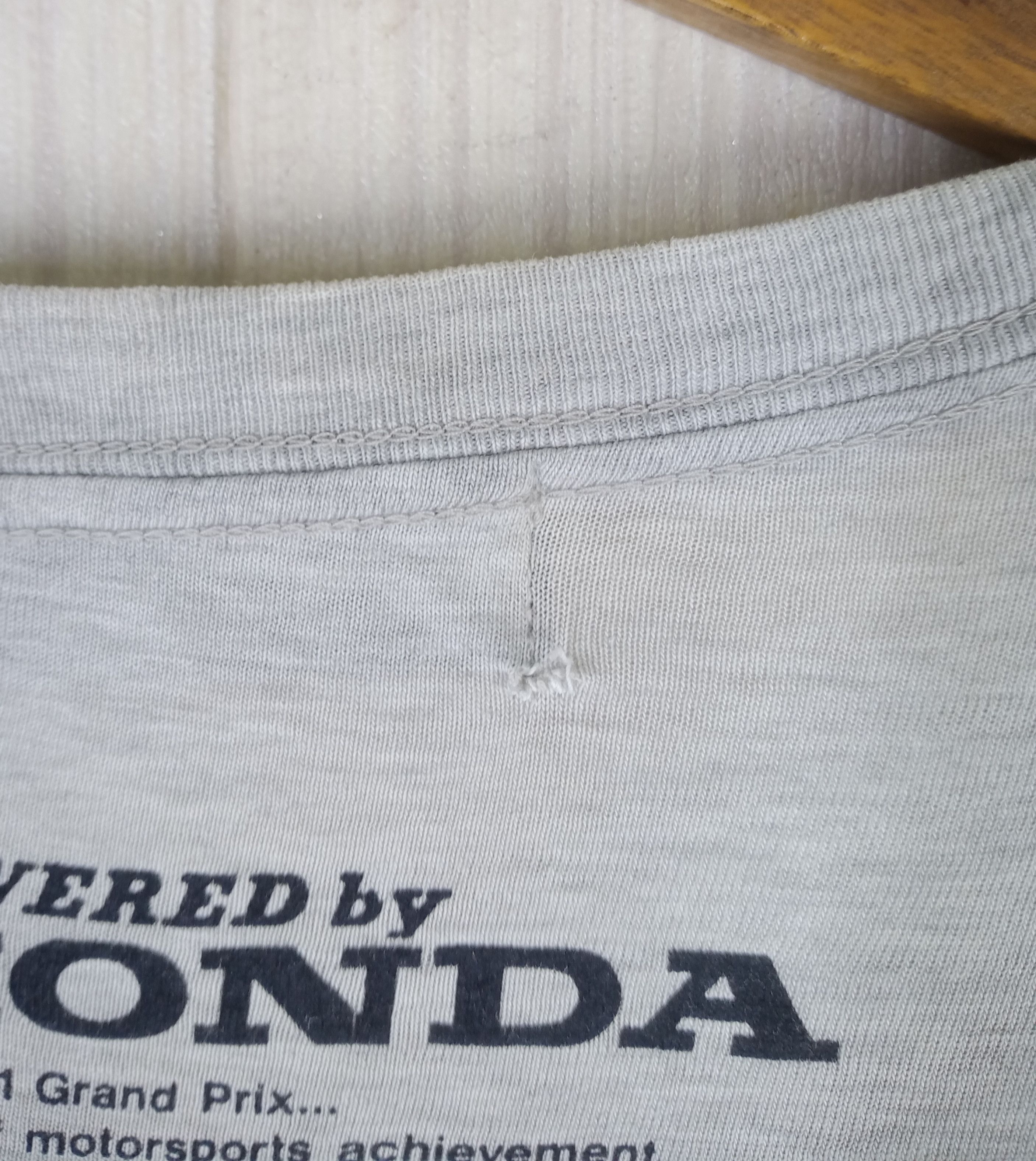 Honda Vintage 90s Honda Grand Prix Racing F1 Marlboro Tshirt Size US L / EU 52-54 / 3 - 9 Thumbnail