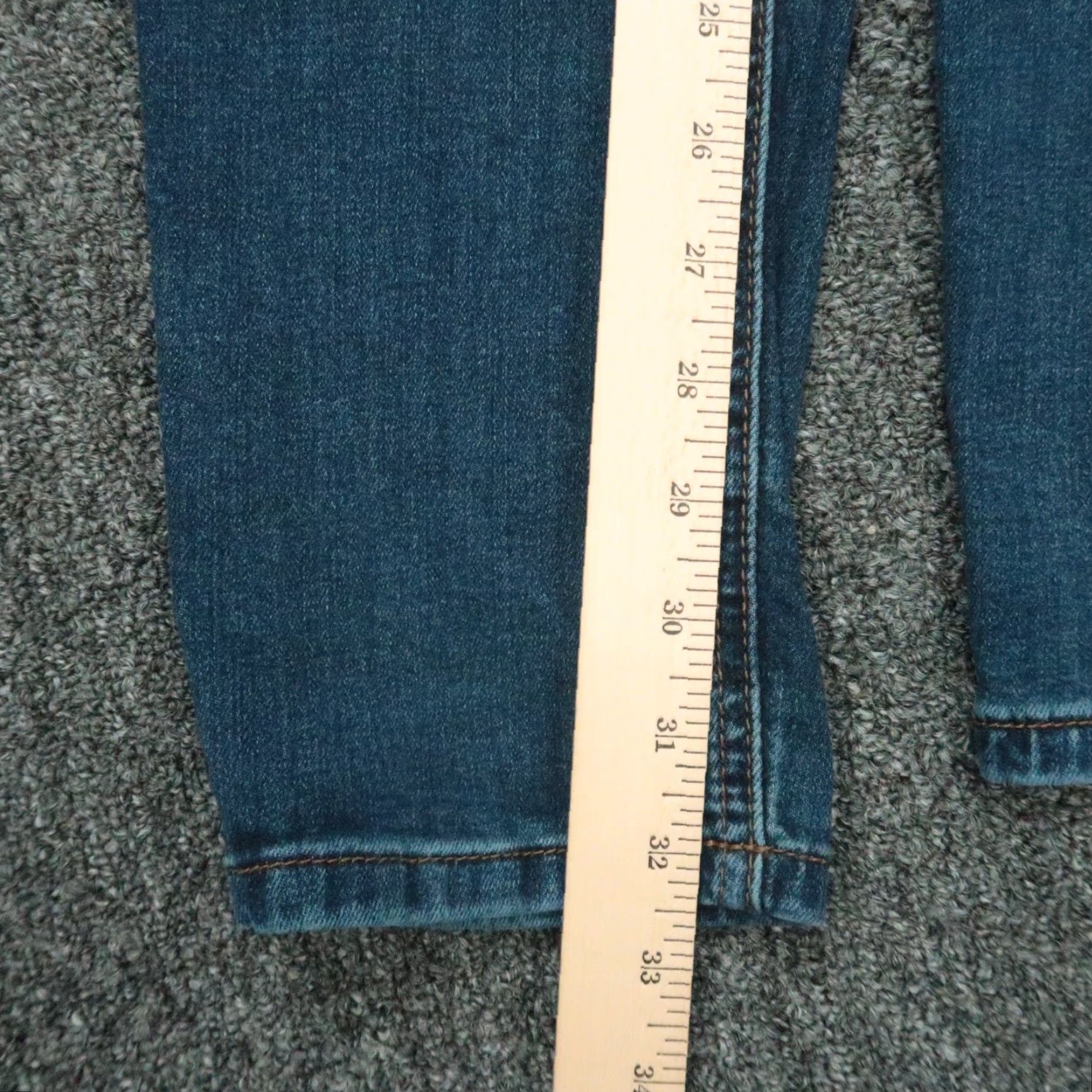 Vintage Barbell Jeans Mens 30x33 Athletic Fit 5 Pocket Medium Wash Blue Stretch Size US 30 / EU 46 - 7 Thumbnail