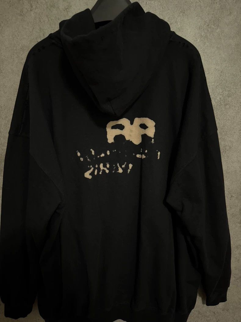 Balenciaga Balenciaga Hooded Sweatshirt with Graffiti and Dripping Le Size US XS / EU 42 / 0 - 6 Thumbnail