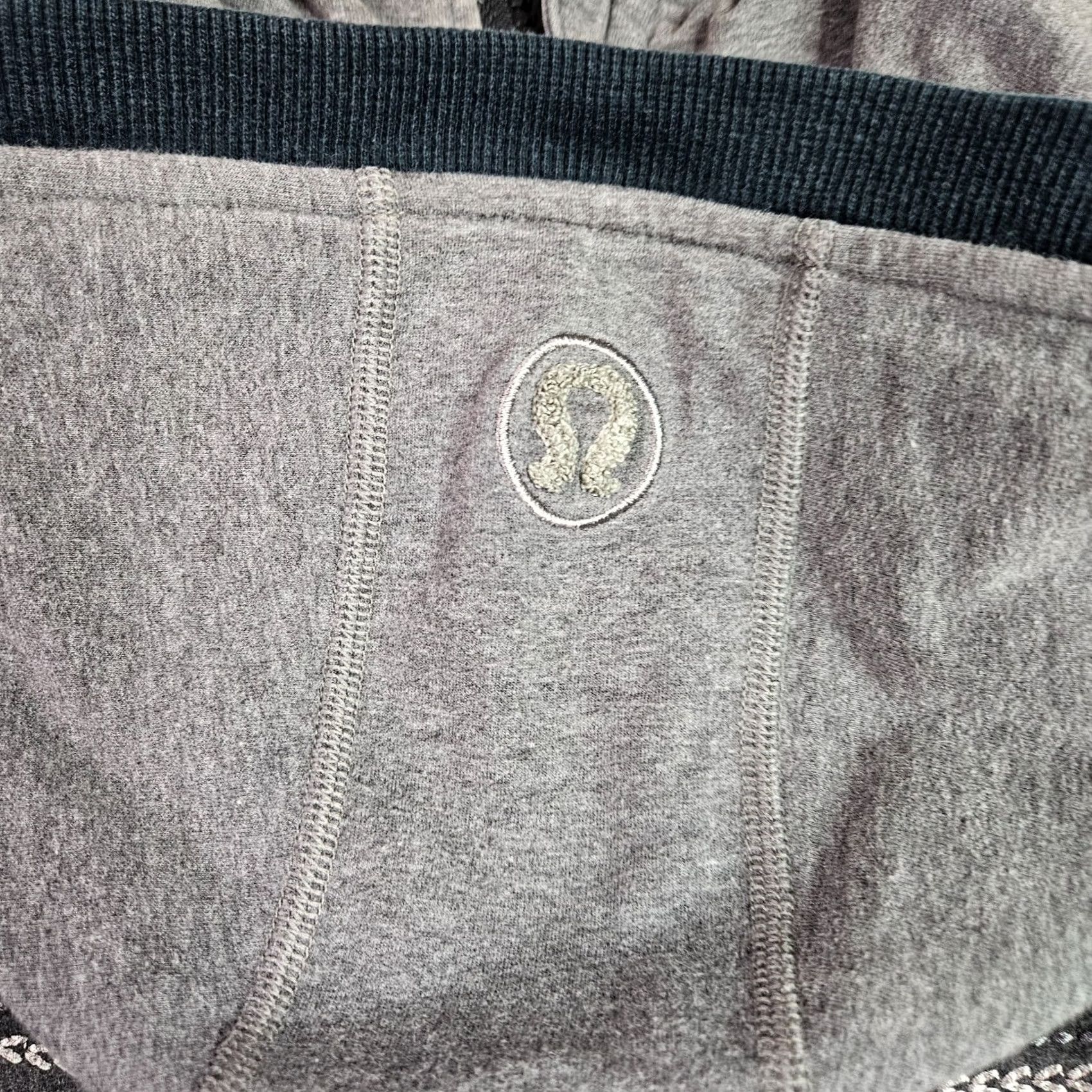 Lululemon Lululemon Women's Hoodie Jacket Gray Full Zip 8 Regular Size Size M / US 6-8 / IT 42-44 - 4 Thumbnail