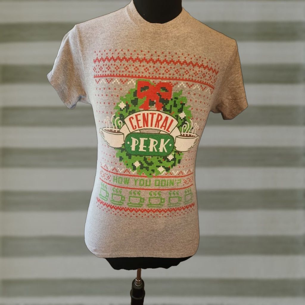 Vintage Friends T-Shirt Central Perk Coffee Christmas Wreath Unisex Size Small Gray Adult Regular Short Sleeve Crew Neck Shirt Mens/Womens Size US S / EU 44-46 / 1 - 1 Thumbnail