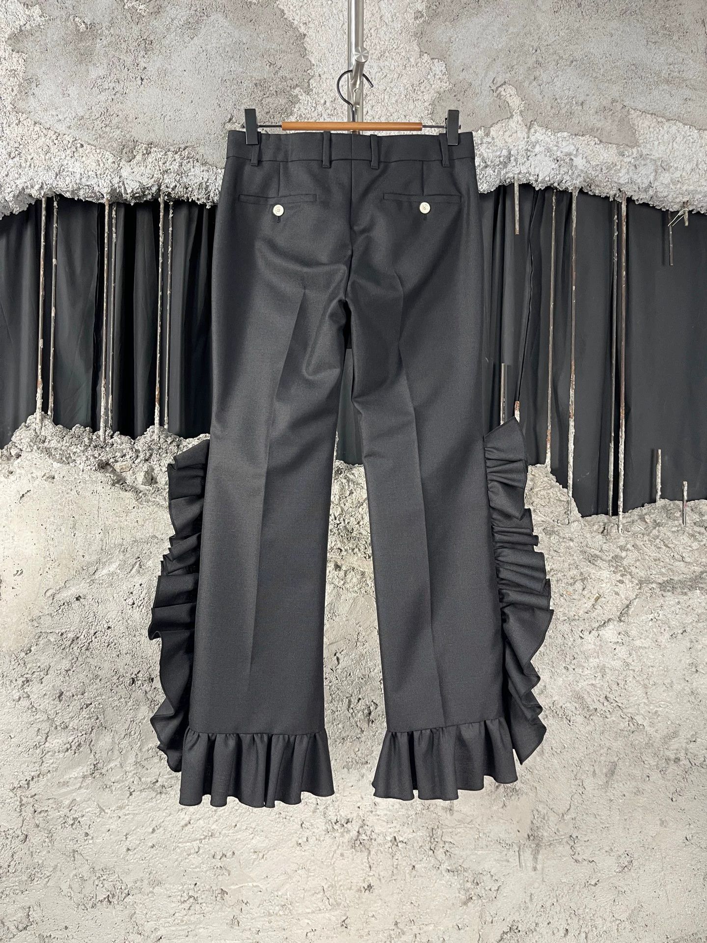 Gucci Gucci Lace Trim Pants US 36 New Size 25" / US 0 / IT 36 - 2 Thumbnail