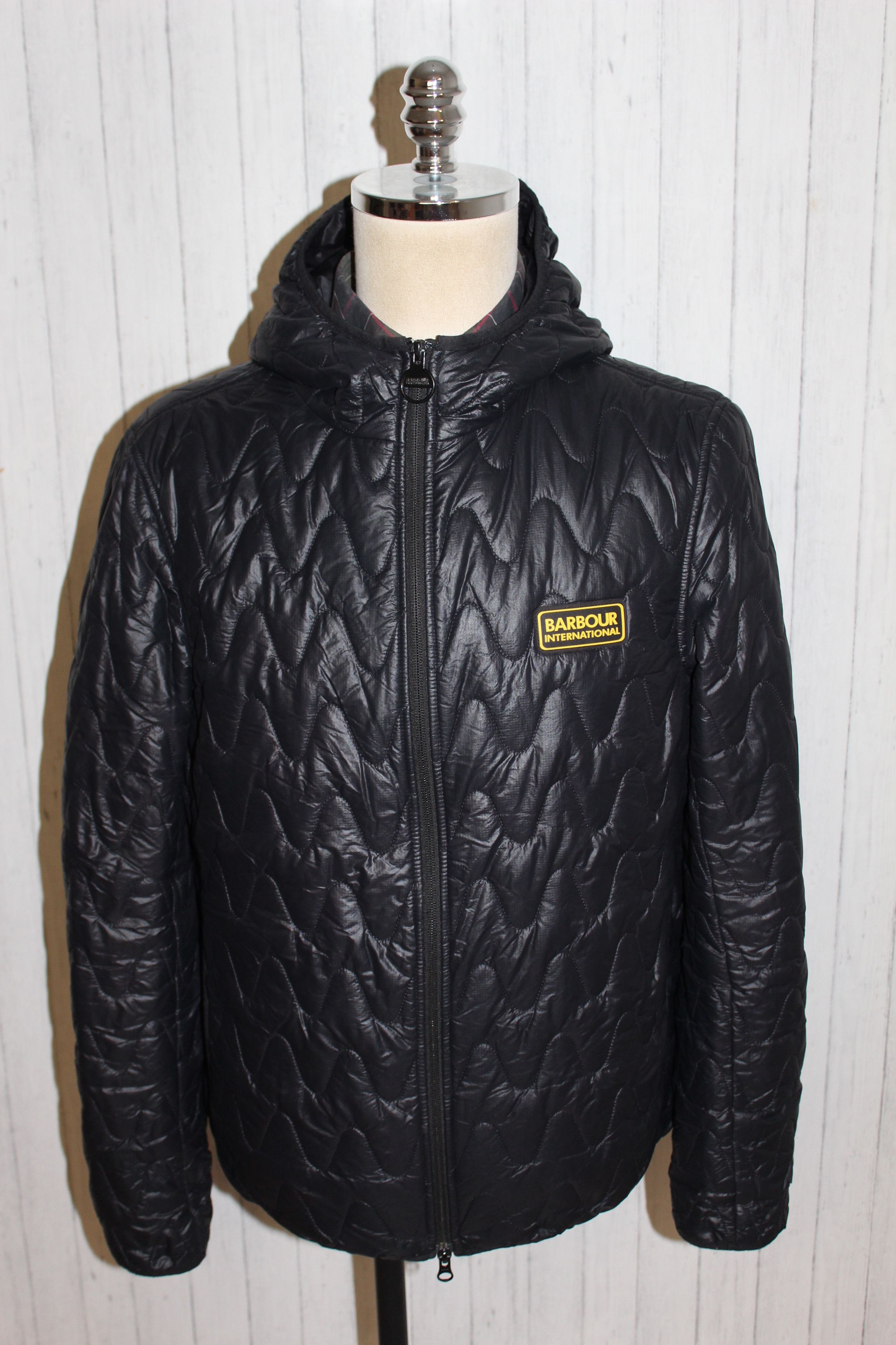 Barbour Women's BARBOUR International Quilted Wave Jacket Size M Size M / US 6-8 / IT 42-44 - 1 Thumbnail