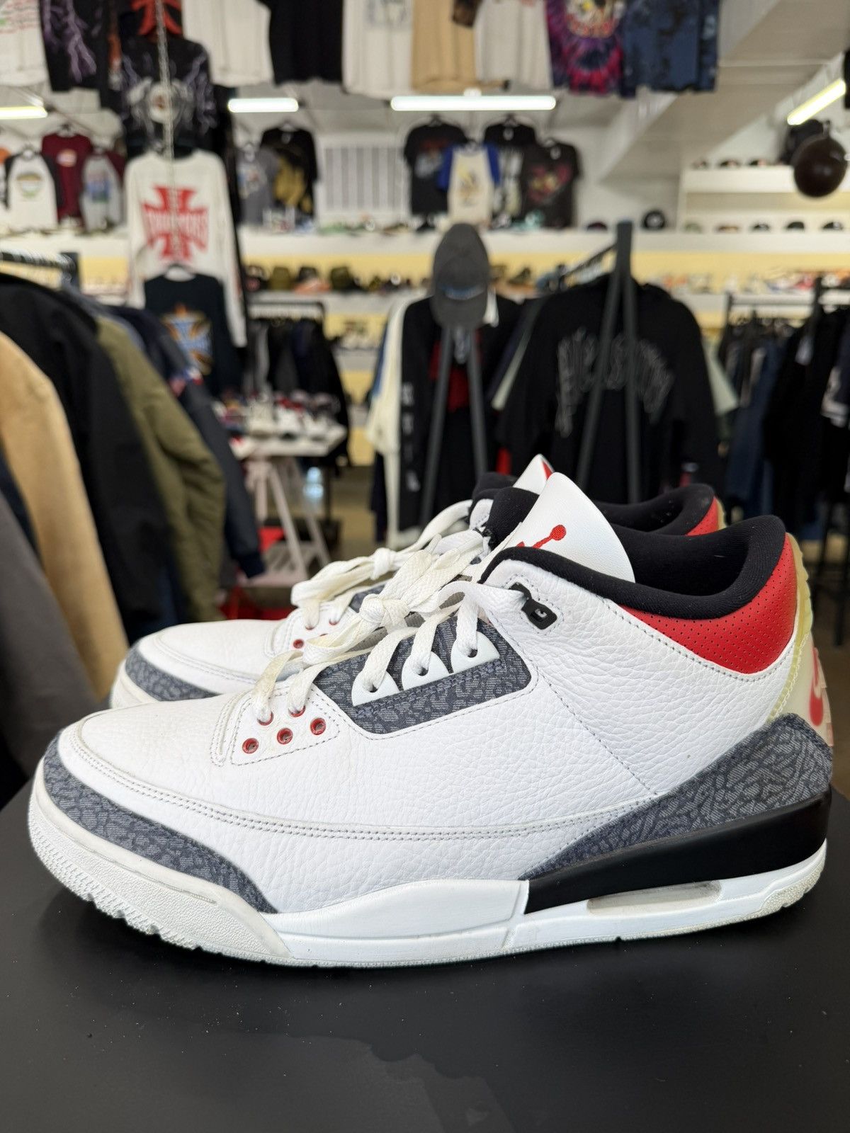Japanese Brand Air Jordan 3 Fire Red Denim Size 13 (2020) Size US 13 / EU 46 - 7 Thumbnail