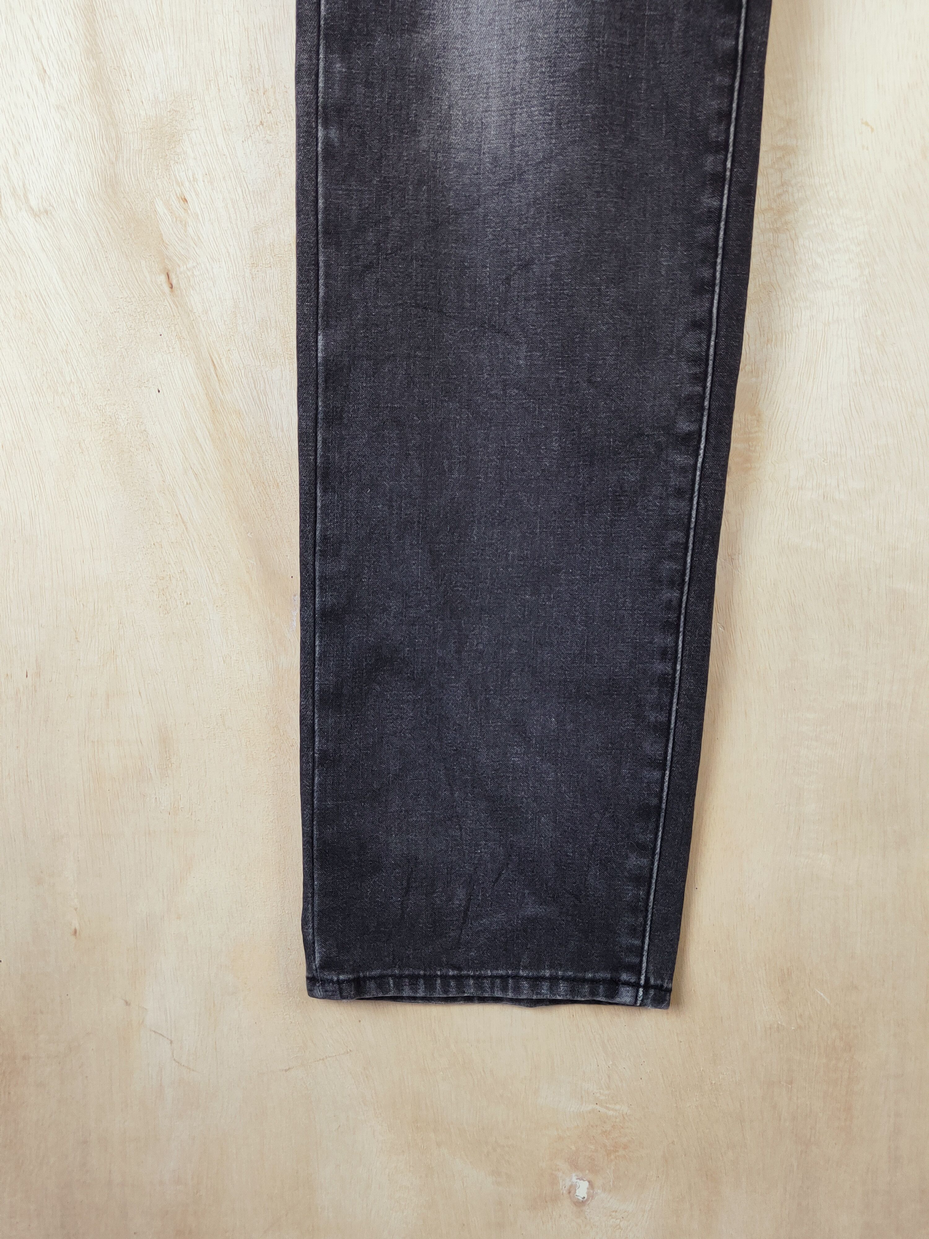 Japanese Brand Uniqlo Black Faded Faded Distressed Ripped Jeans #S2647 Size US 35 - 4 Thumbnail