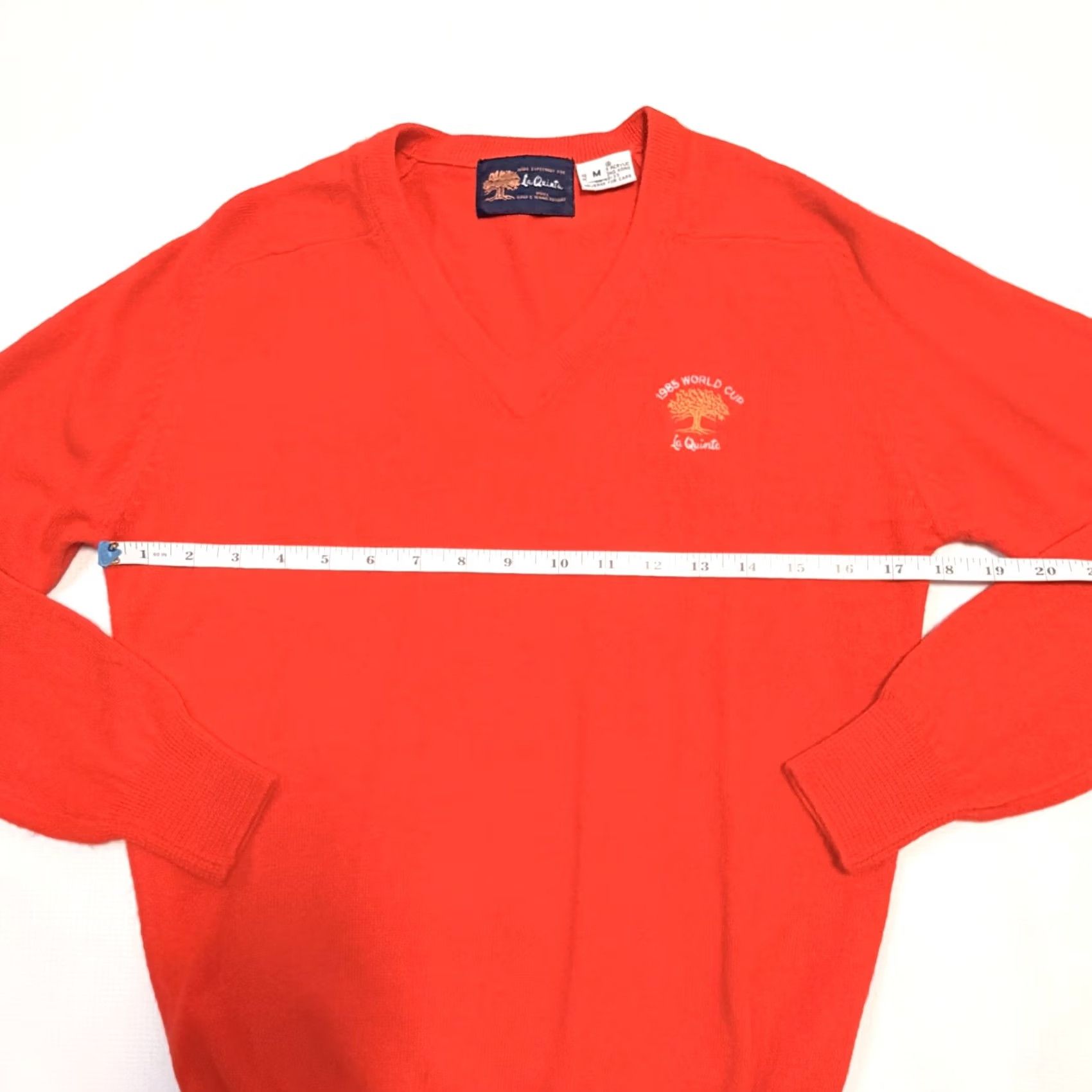 Vintage VINTAGE La Quinta Sweater Mens M Red V-Neck 1985 World Cup Golf Logo 80s Shirt Womens, Mens Size US M / EU 48-50 / 2 - 6 Thumbnail