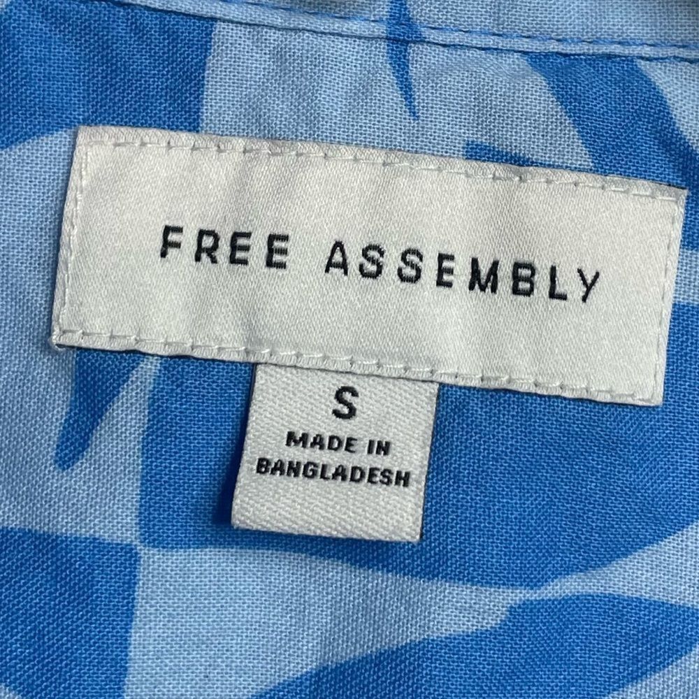 Other Free Assembly Blue Floral Button Front Shirt Small Size US S / EU 44-46 / 1 - 3 Thumbnail