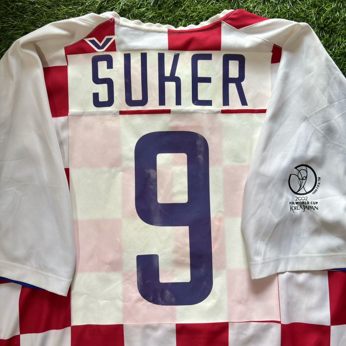 Nike Nike Croatia Home 2002 Davor Suker #9 Soccer Jersey Size US XL / EU 56 / 4 - 11 Thumbnail