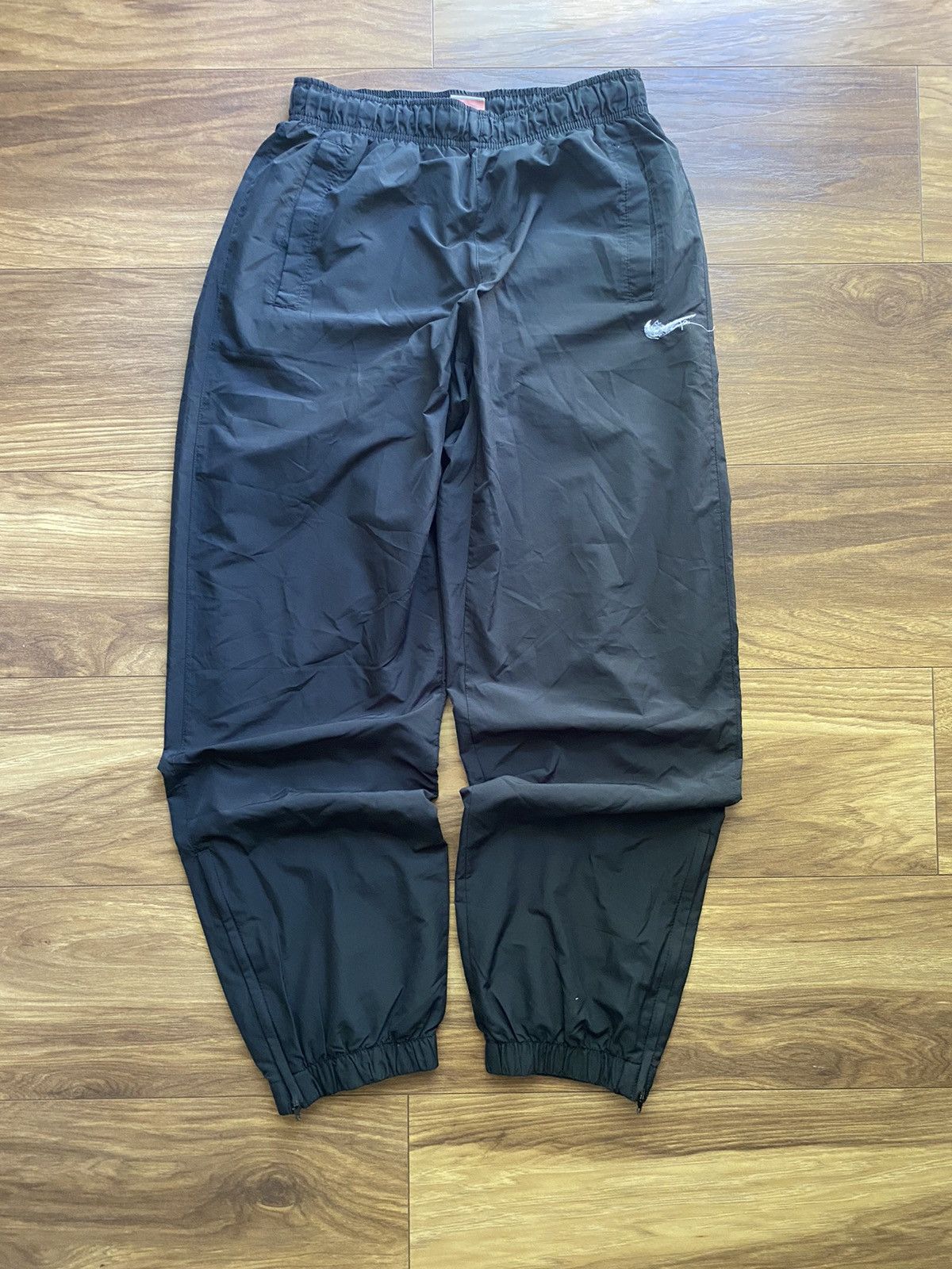Nike × Vintage Nike Vintage Nylon Sweatpants,Y2K,Drill,Streetwear Size US 30 / EU 46 - 1 Thumbnail