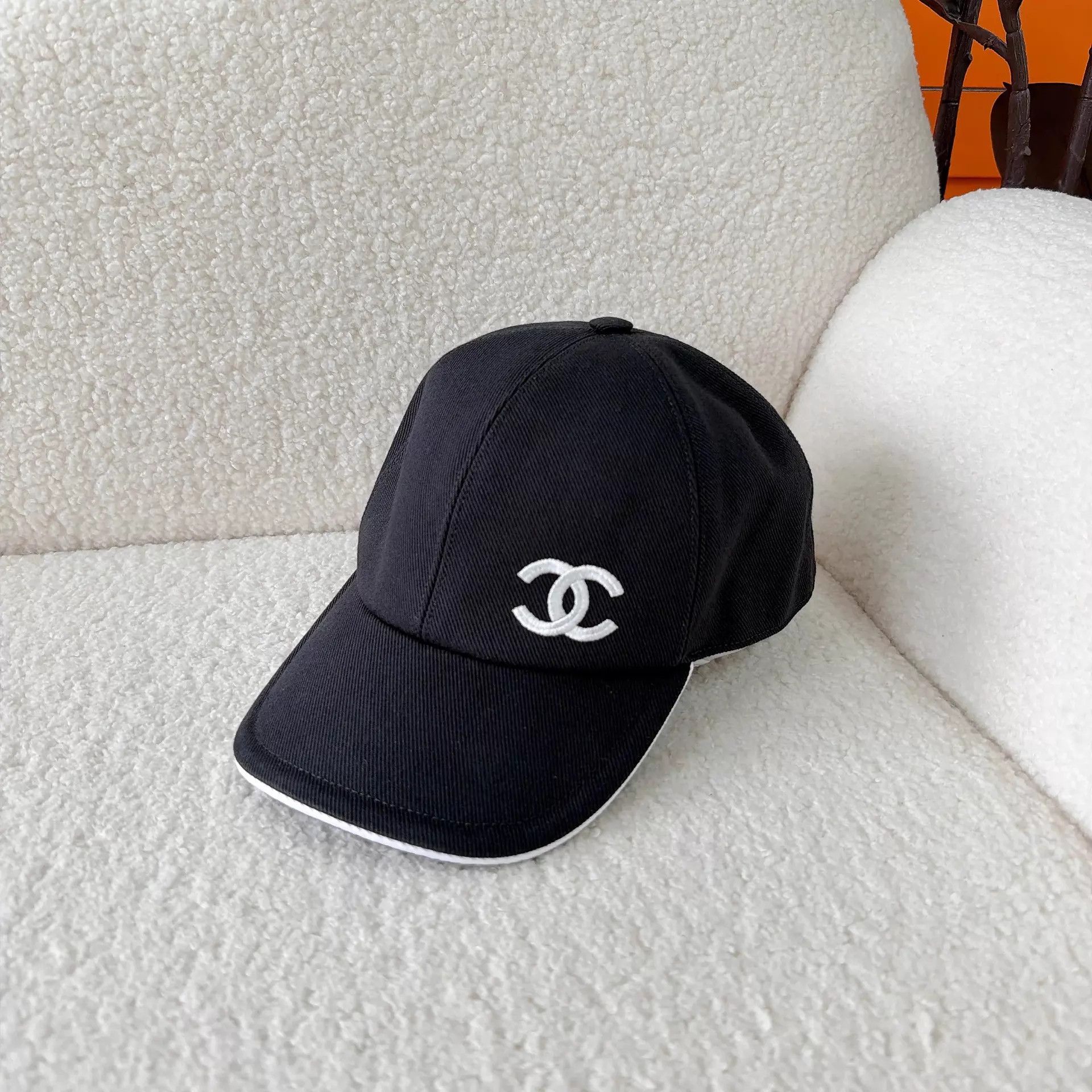Chanel Chanel 25P Black Embroidered Logo Cap Size ONE SIZE - 1 Thumbnail
