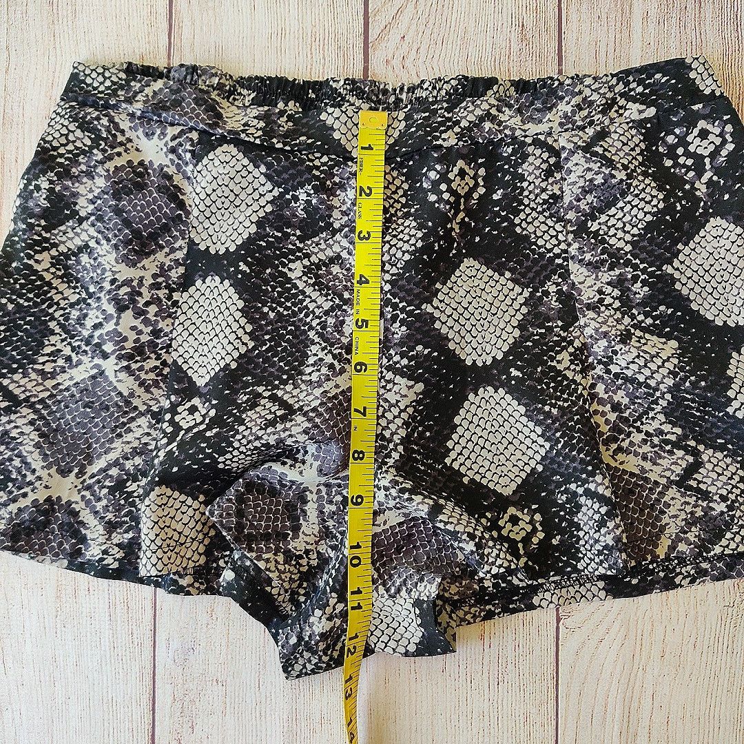 Other Fredericks of Hollywood snakeskin satin sleep shorts sz L Size 34" / US 12 / IT 48 - 6 Thumbnail