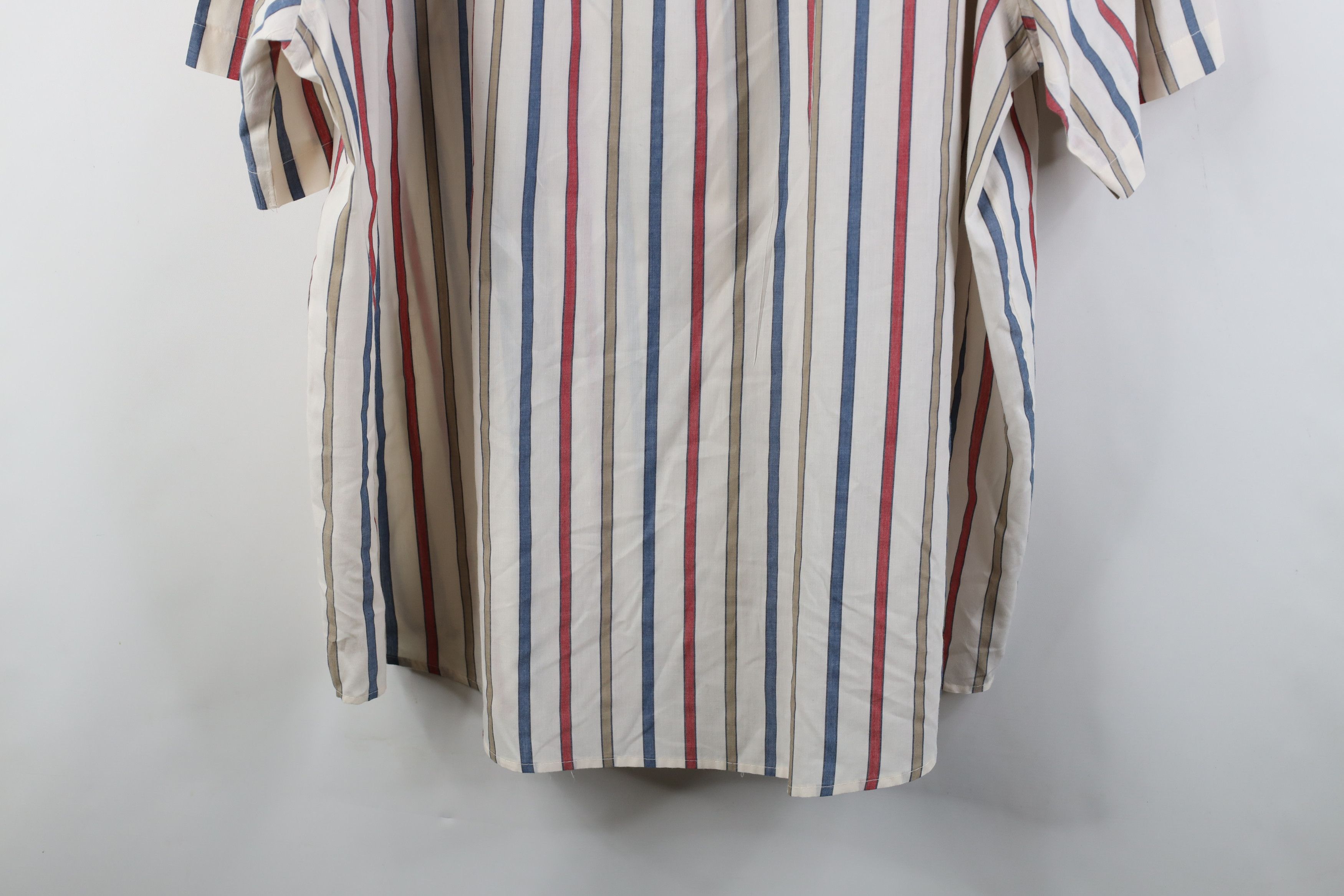 Vintage Vintage 90s Streetwear Short Sleeve Collared Button Shirt Size US XXL / EU 58 / 5 - 12 Thumbnail