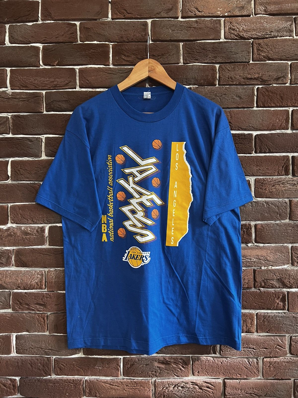NBA Vintage LOS ANGELES LAKERS T-Shirt NBA 90s Tribute Bryant Size US L / EU 52-54 / 3 - 1 Thumbnail