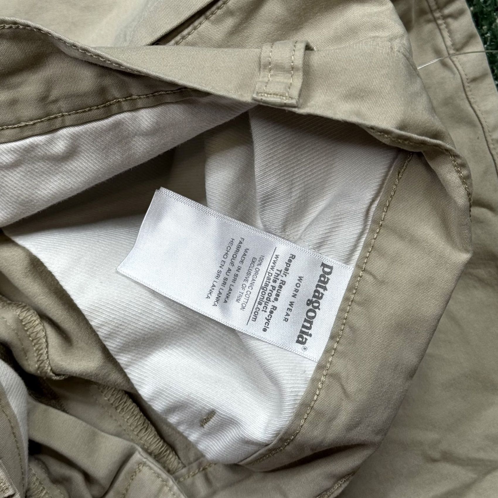 Patagonia Patagonia Shorts Mens Size 35 Brown Outdoor Chino Lightweight Pockets Run Fit Regular Front Flat Front Vintage: No Size US 35 - 6 Thumbnail