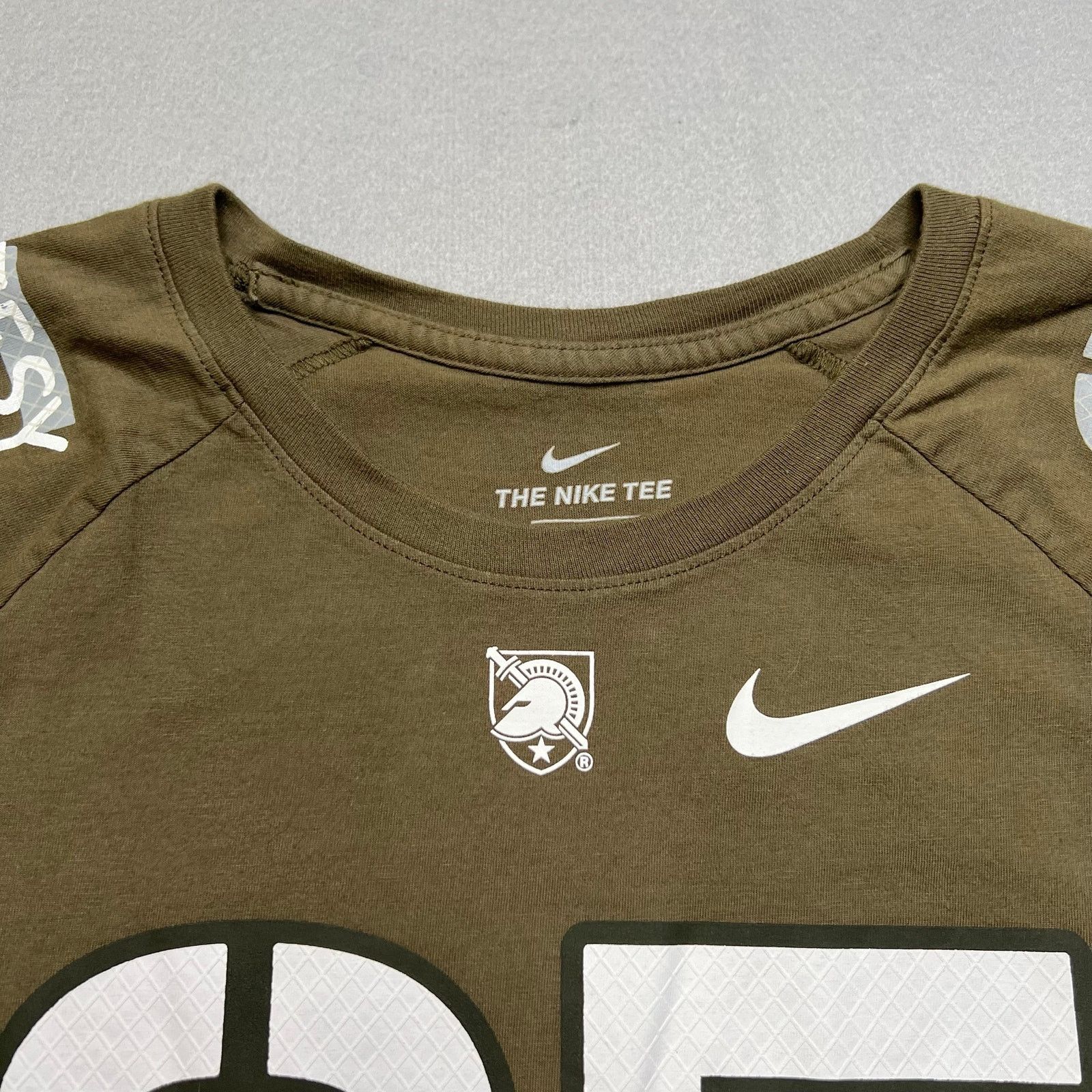 Nike Nike Army Football Army Black Knights Rivalry T Shirt L Size US L / EU 52-54 / 3 - 9 Thumbnail
