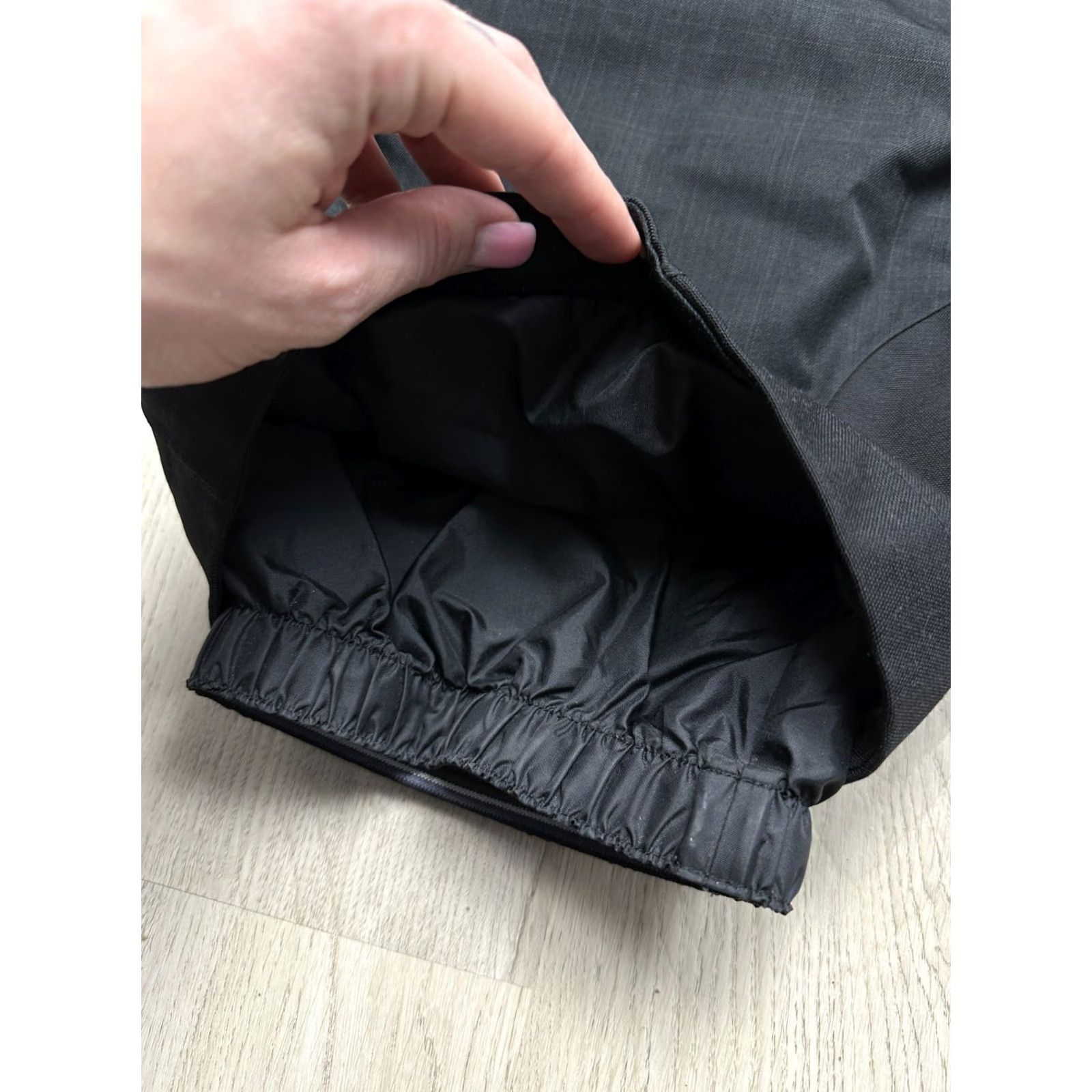 Salomon Salomon Mens Ski Snowboard Pants 30 (S) Black Logo Regular Inseam 32 in Skiing Snow Pants Mens Size US 30 / EU 46 - 4 Thumbnail