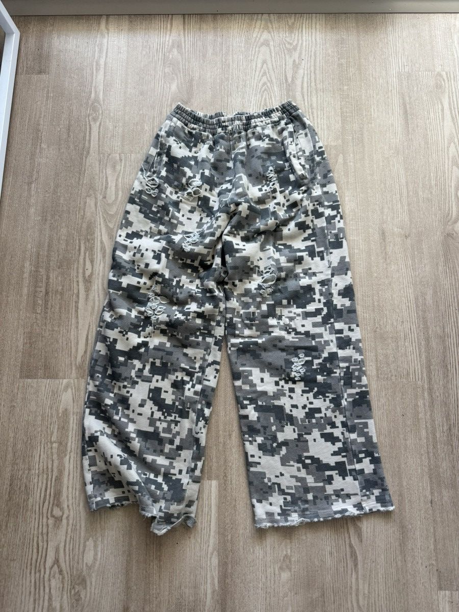 Other Digital Camo Distressed Sweatpants Size US 30 / EU 46 - 1 Thumbnail