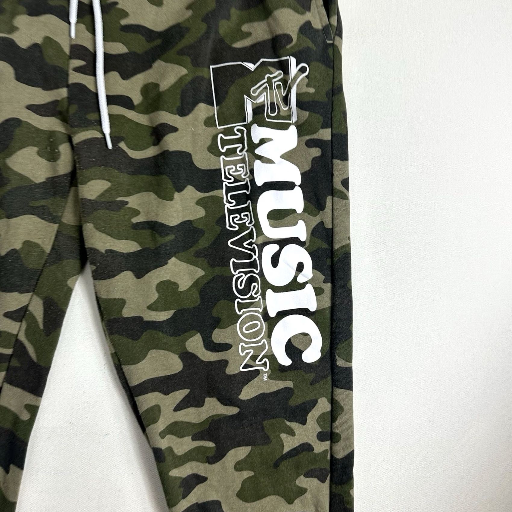 Logo 7 MTV Women’s 3XL Jogger Pants Casual Drawstring Green Camouflage Logo Tapered Pants Activewear MTG Size 40" / US 18 - 4 Thumbnail