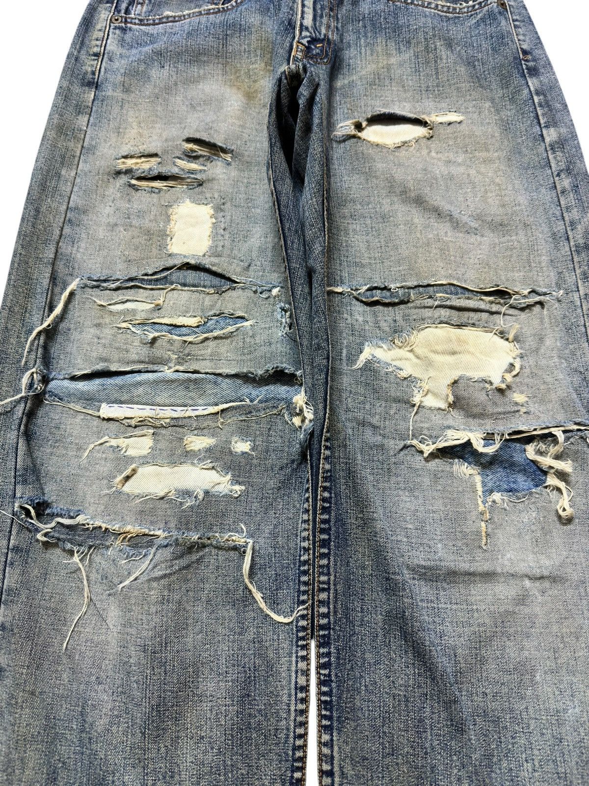 Levi's Vintage Clothing Vintage Levi’s 669-19 Baggy Ripped Distressed Denim Size US 29 - 3 Thumbnail