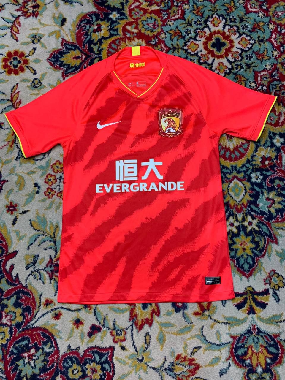 Nike Guangzhou Evergrande FC Soccer Jersey Home Shirt 2020 Nike Size US S / EU 44-46 / 1 - 1 Thumbnail