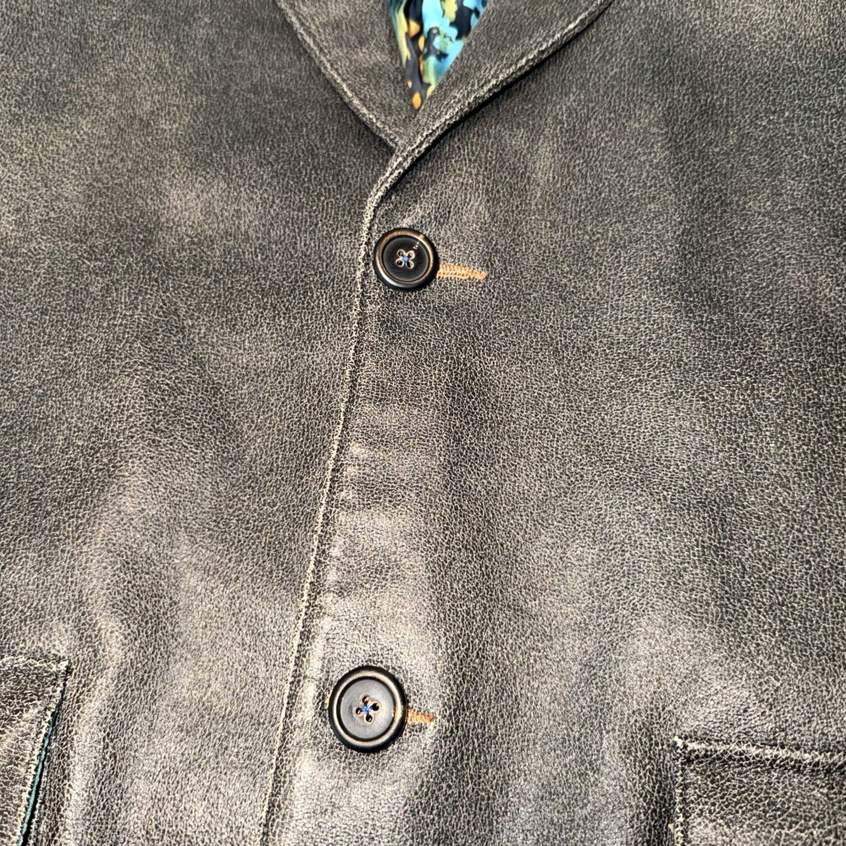 Robert Graham Robert Graham Gray Leather Jacket Men’s 42/52 Lined Casual Jacket Mens Regular Size 42/52 Gray Leather Button Logo Vintage No Size US XS / EU 42 / 0 - 3 Thumbnail