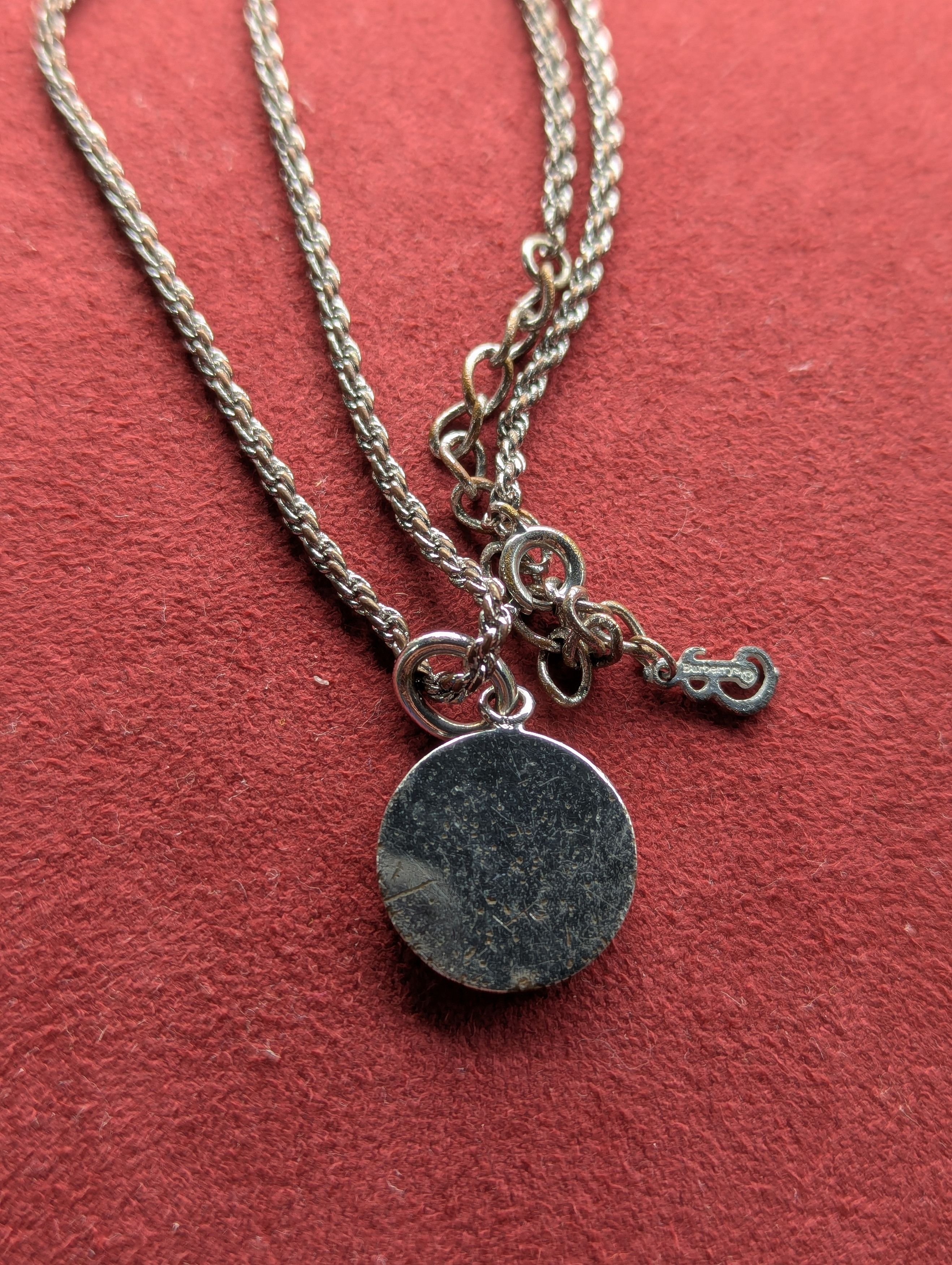 Burberry Rare Burberry Coin Necklace in Silver Size ONE SIZE - 7 Thumbnail