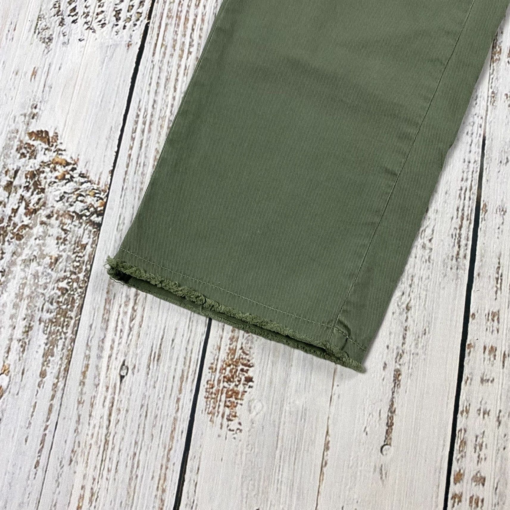 Nili Lotan VINTAGE NILI LOTAN East Hampton Pant Low Rise Slim Fit Frayed Cuff Women's 0 Green Cotton Twill 28-29 Slim Leg USA-made Shoes? Size 25" / US 0 / IT 36 - 3 Thumbnail