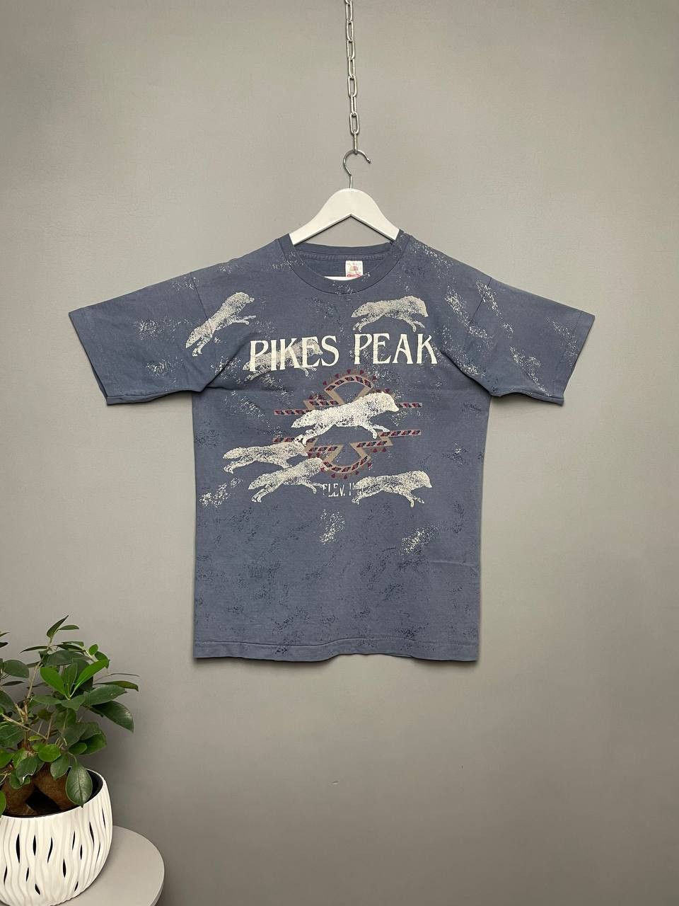 Fruit Of The Loom VINTAGE Pike Peaks Graphic T-shirt Size US XL / EU 56 / 4 - 1 Thumbnail