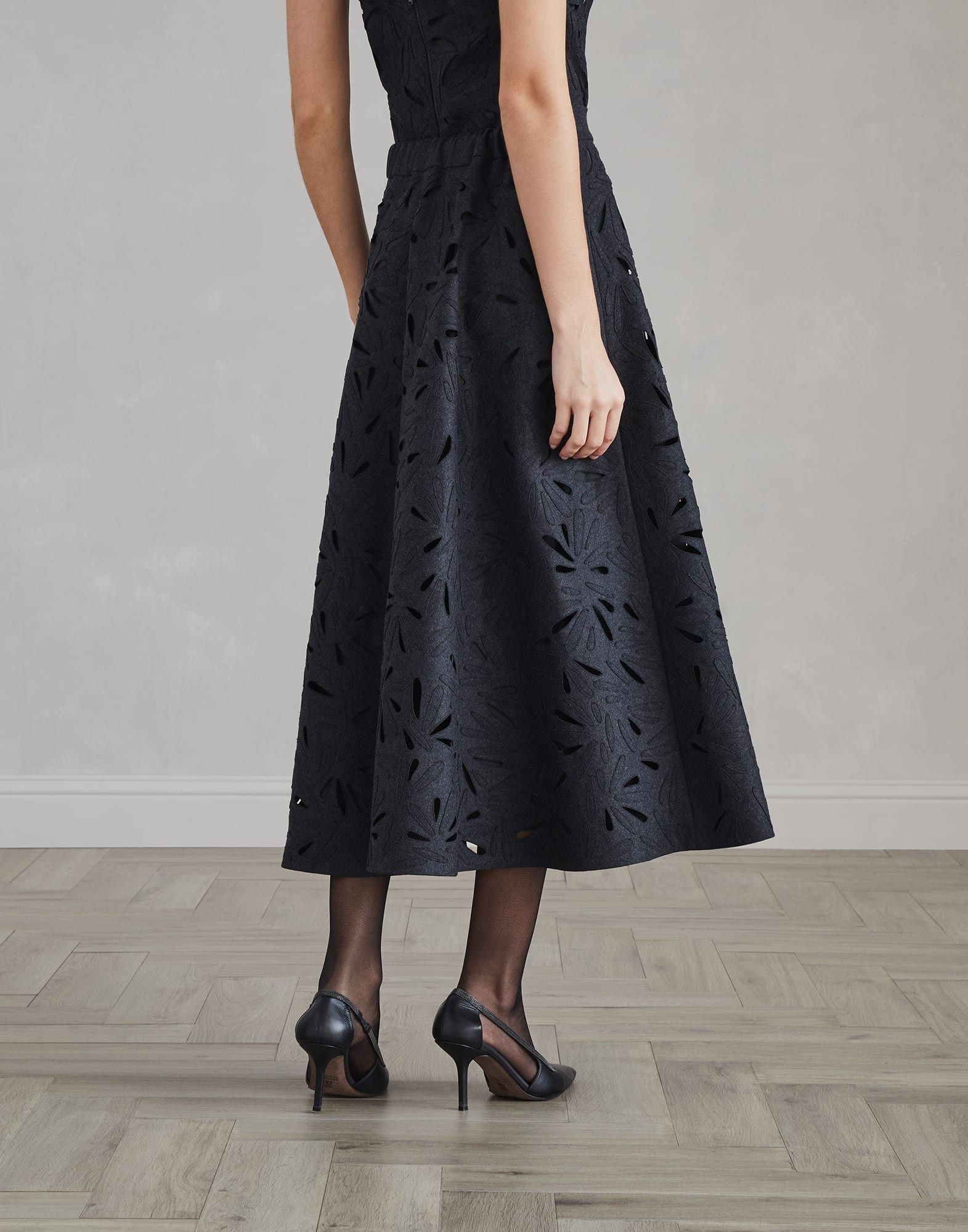 Brunello Cucinelli o1la1rc1a1025 Skirt in Navy Size 27" / US 4 / IT 40 - 2 Thumbnail